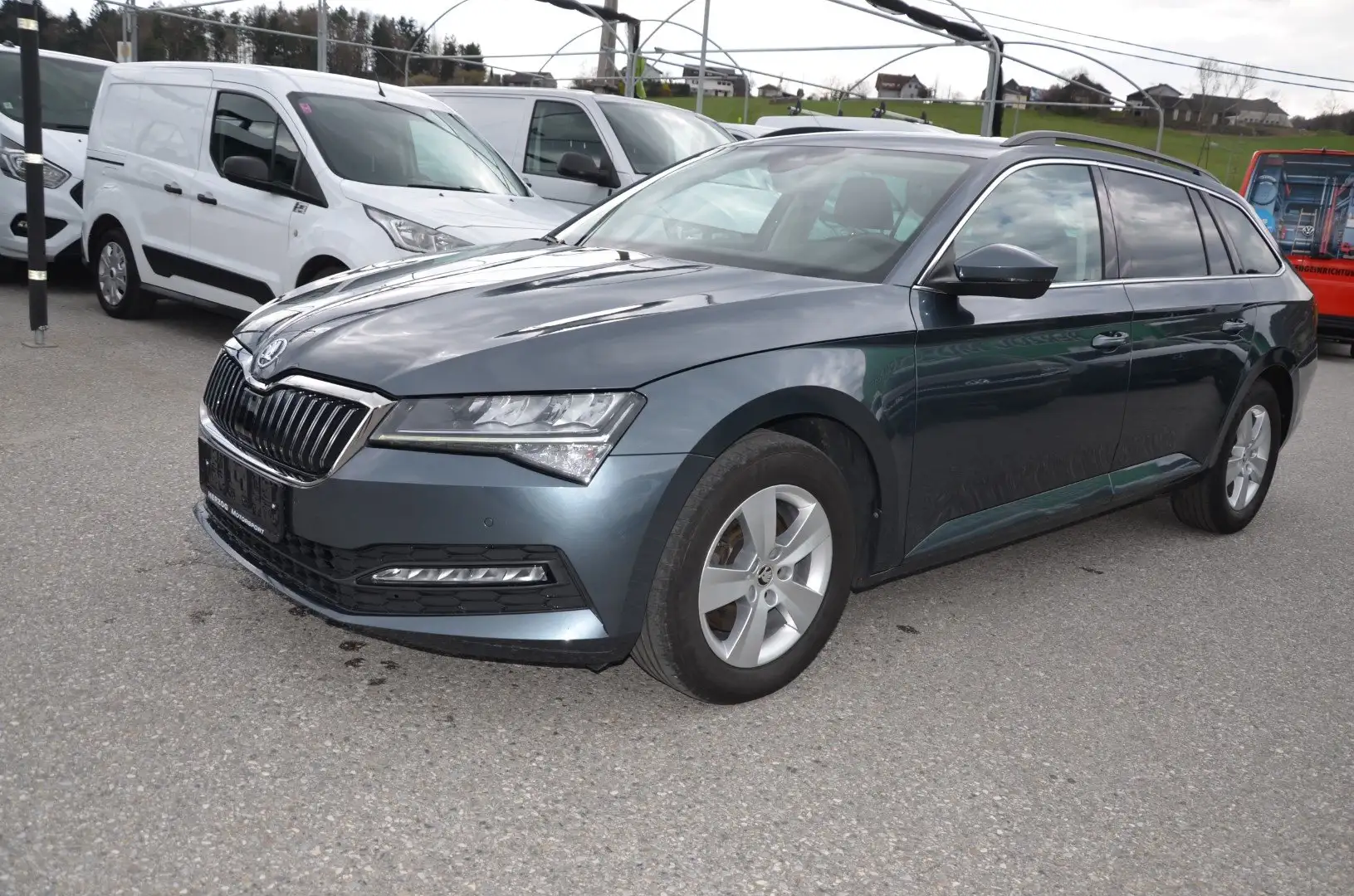 Skoda Superb Skoda Superb Combi 2,0 TDI DSG LED ACC NAVI 1.Bes. Grau - 2