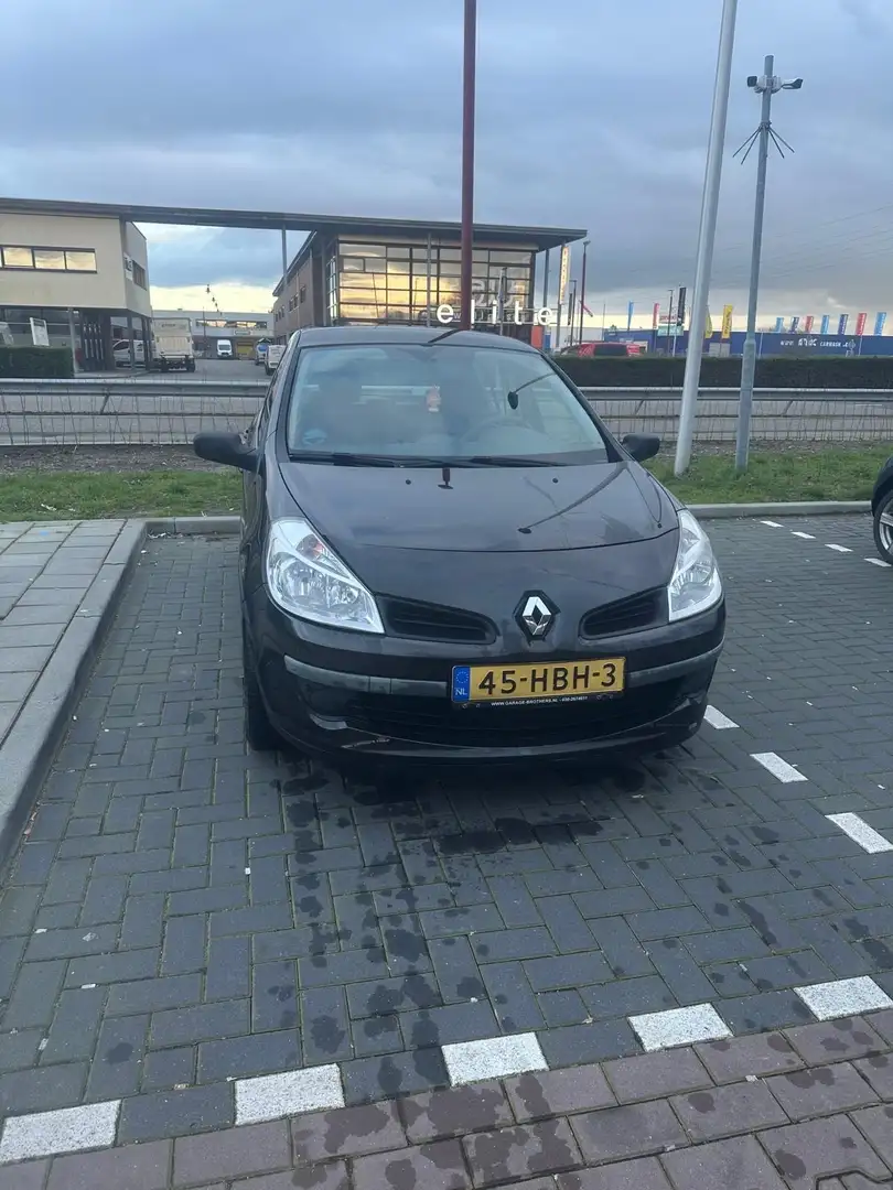 Renault Clio - 1