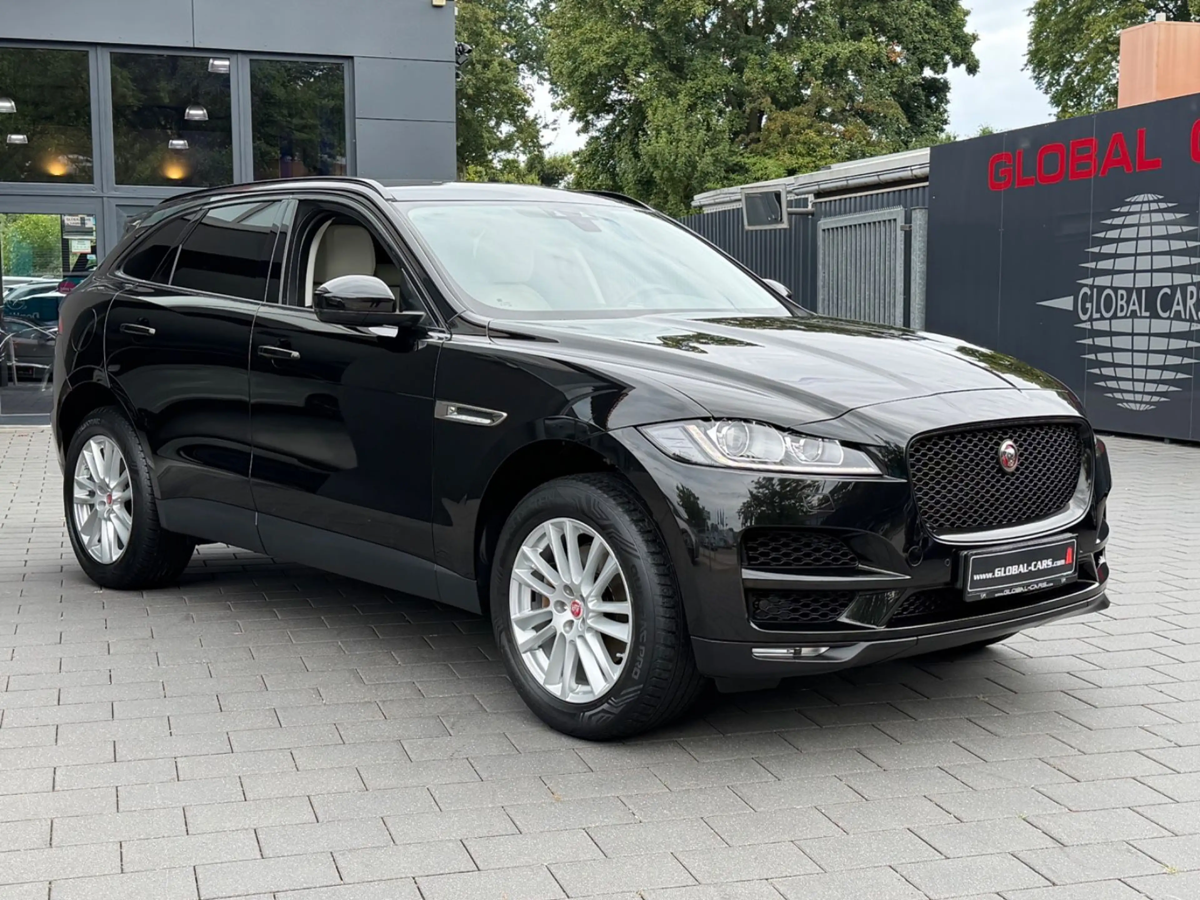Jaguar F-Pace F-PACE P250*25T*PRESTIGE*AWD*DYNAMIC*LEDER BEIGE — photo 2