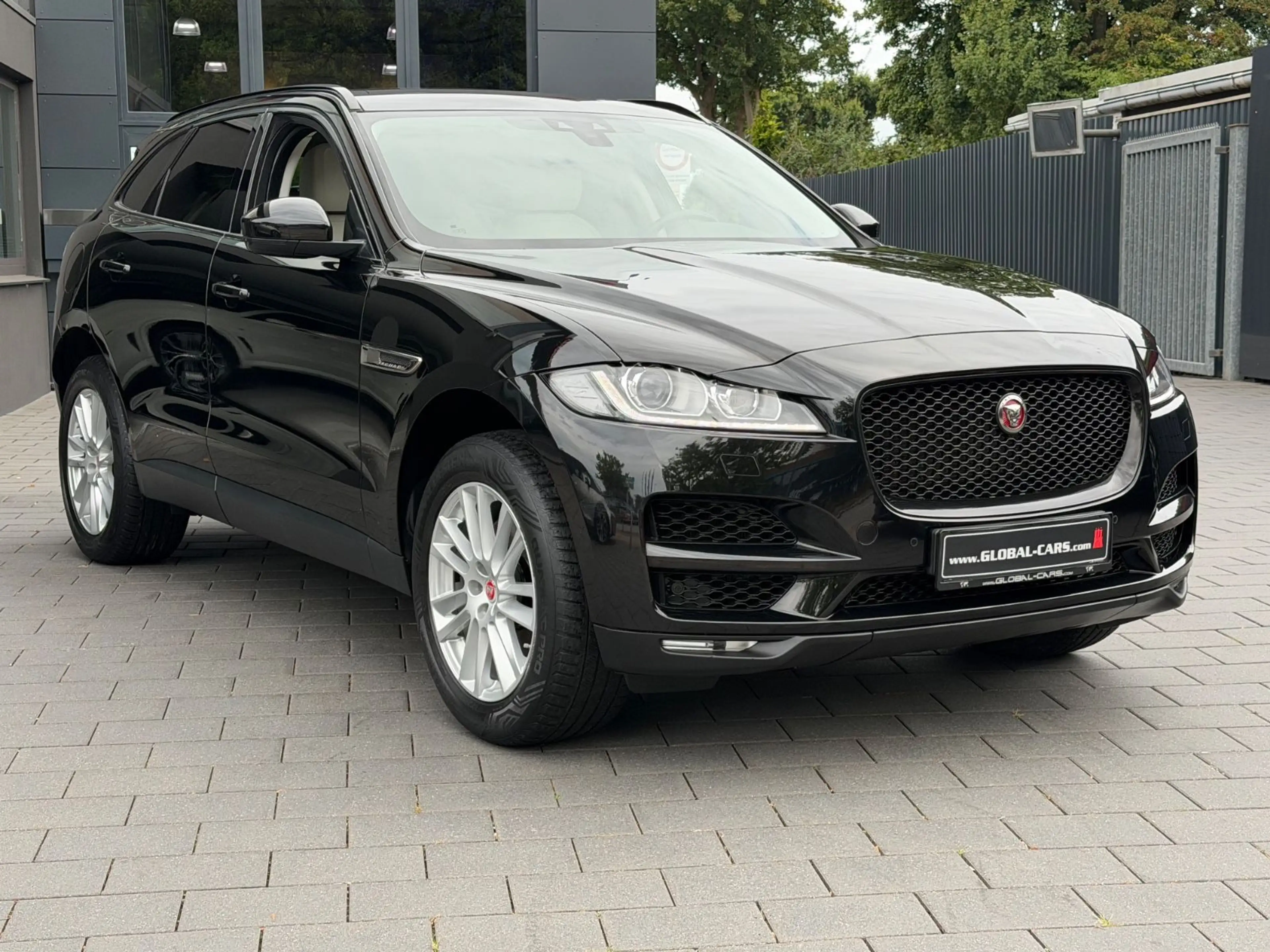 Jaguar F-Pace F-PACE P250*25T*PRESTIGE*AWD*DYNAMIC*LEDER BEIGE — photo 3