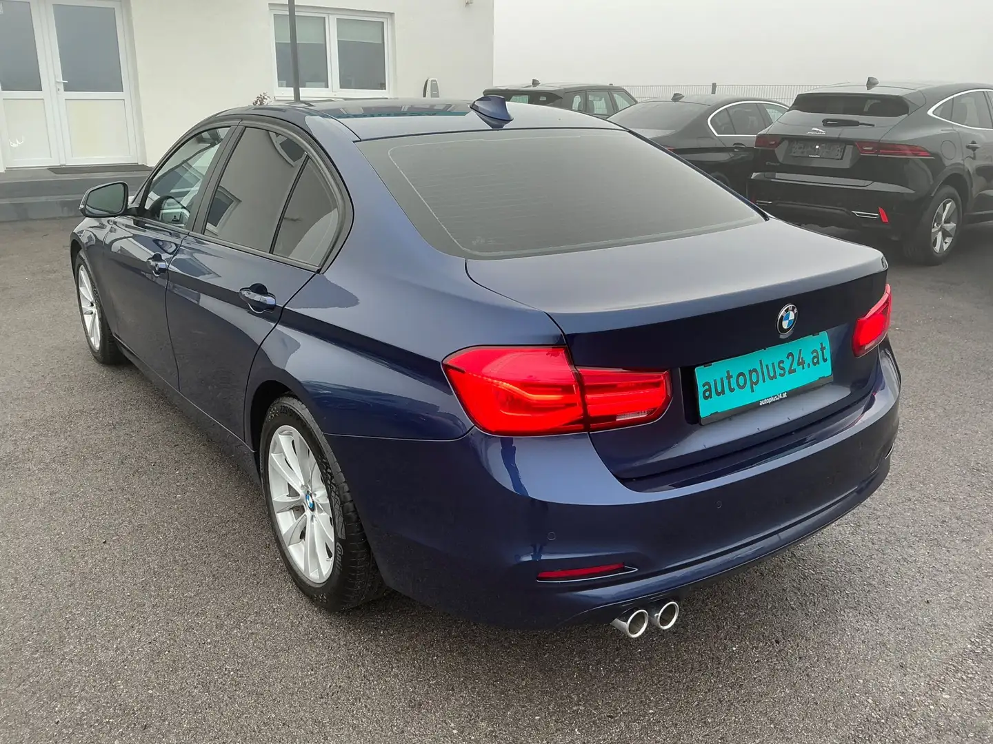 BMW 330 d xDrive Aut. Blau - 1