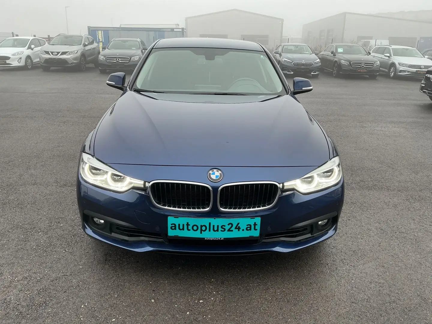 BMW 330 d  xDrive Aut. Bleu - 2