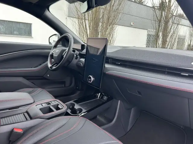 Ford Mustang Mach-E Mach-E Premium Extended Range  88kWh 276PS RWD Ansicht 8
