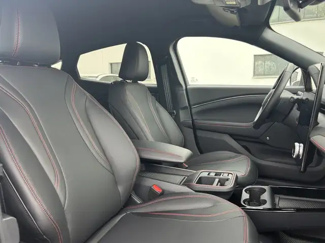 Ford Mustang Mach-E Mach-E Premium Extended Range  88kWh 276PS RWD Ansicht 9