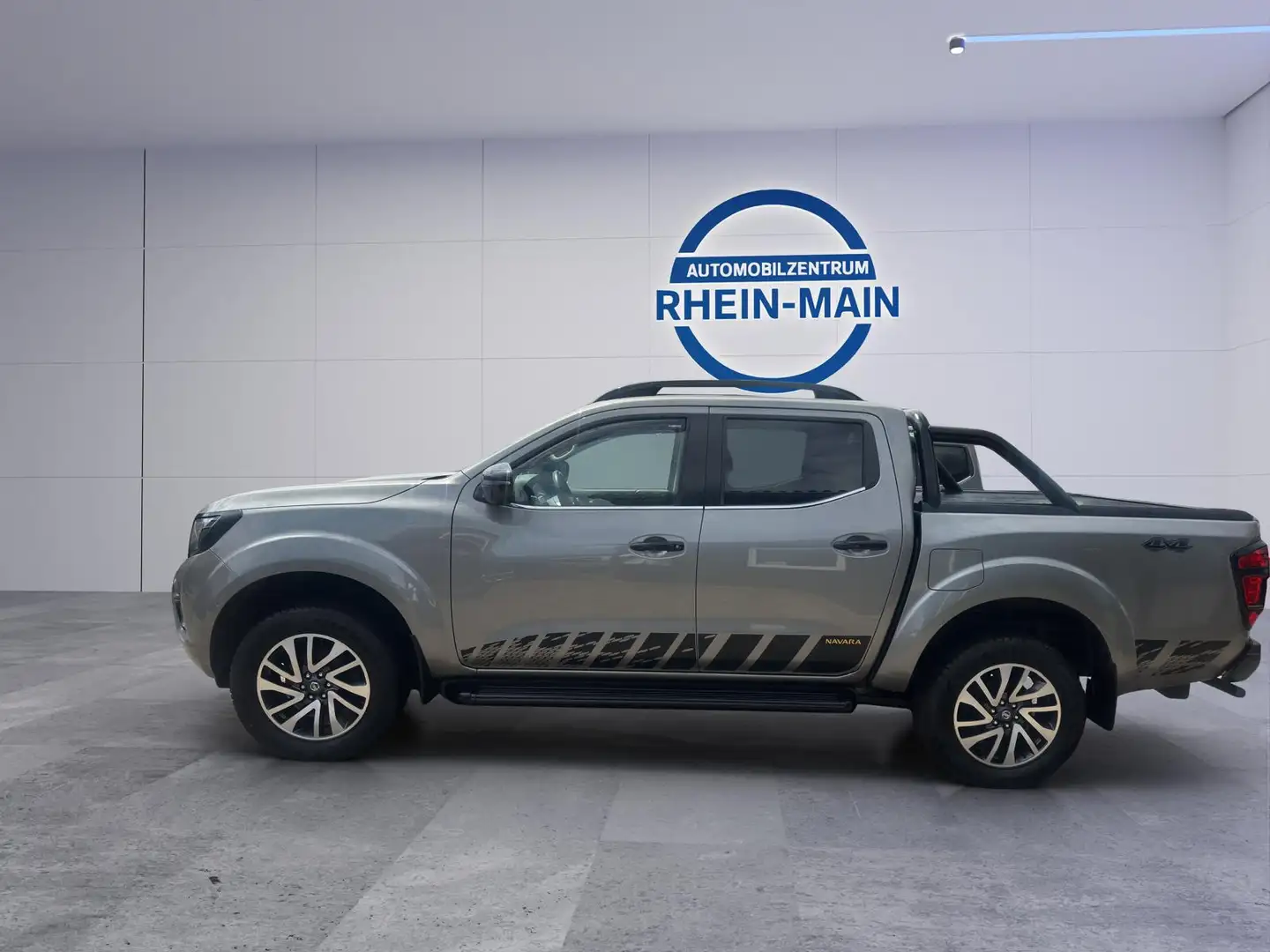 Nissan NP300 N-Guard Double Cab 4x4 ZKD DEFEKT Grau - 2