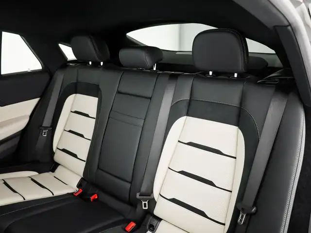 Mercedes-Benz Gle view 14