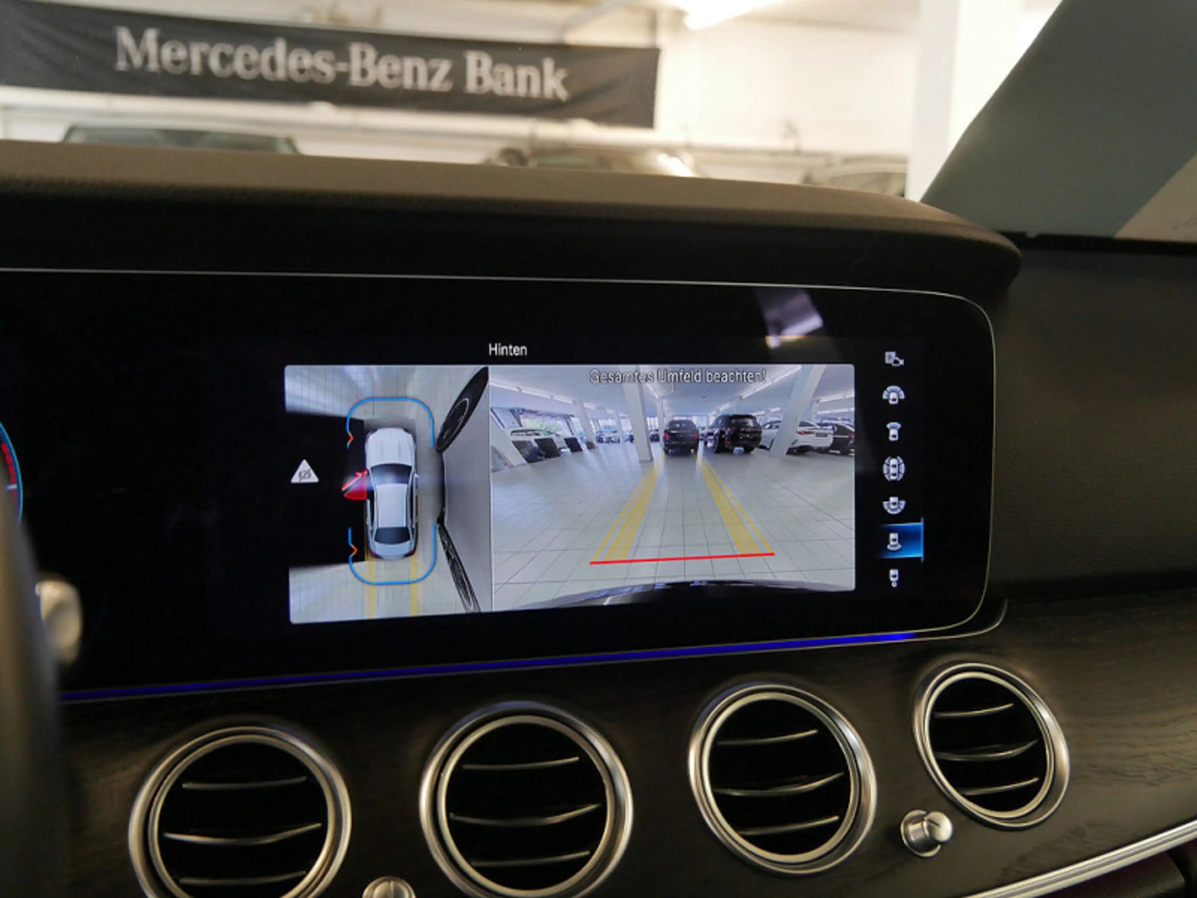 Mercedes-Benz E 220 d 4M // AVANTGARDE WIDE 360 AHK KAMERA PDC — photo 13