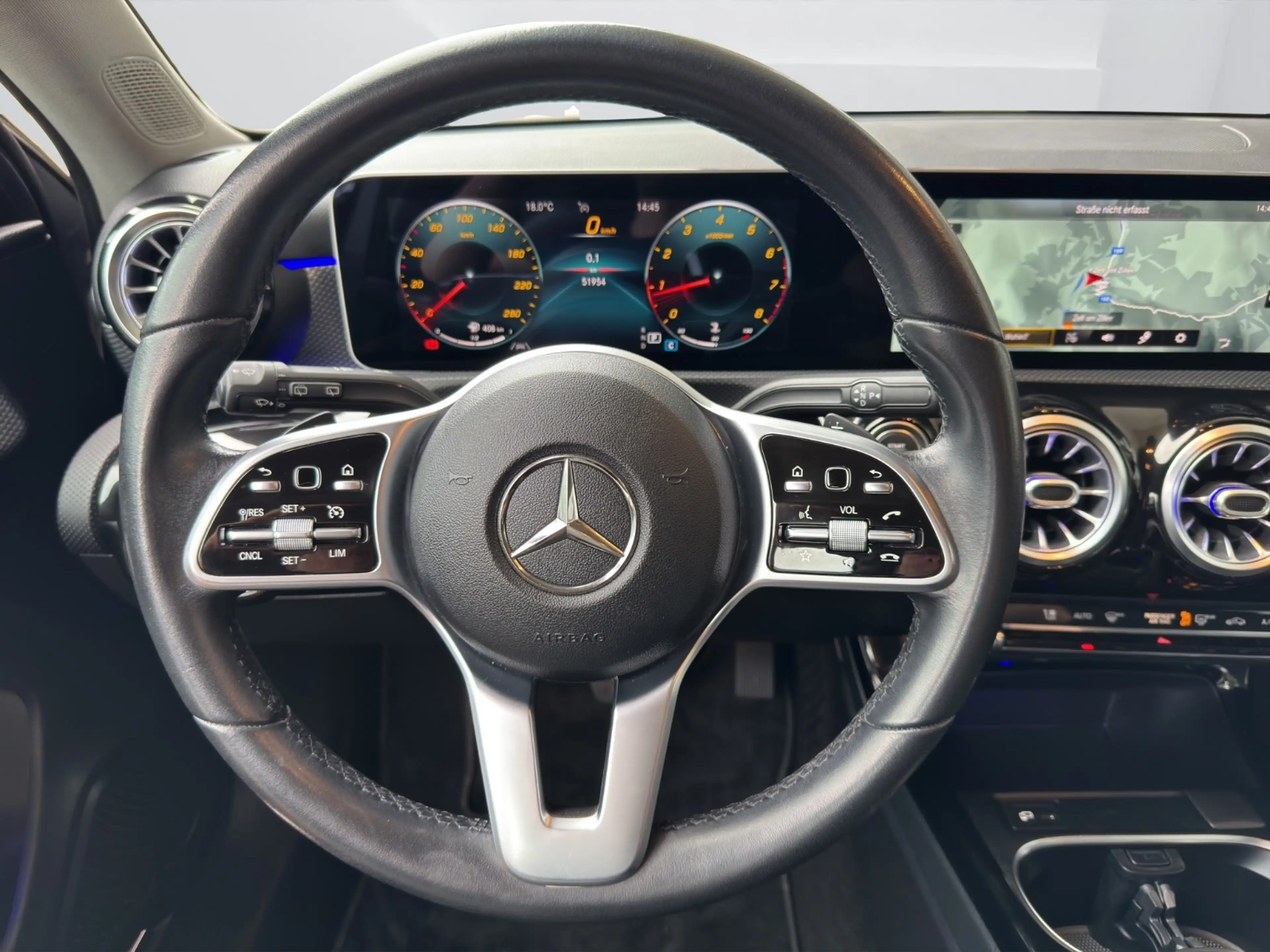 Mercedes-Benz A 200 Progressive PTS Shz Ambi Mbeam MBUX AUT — photo 12
