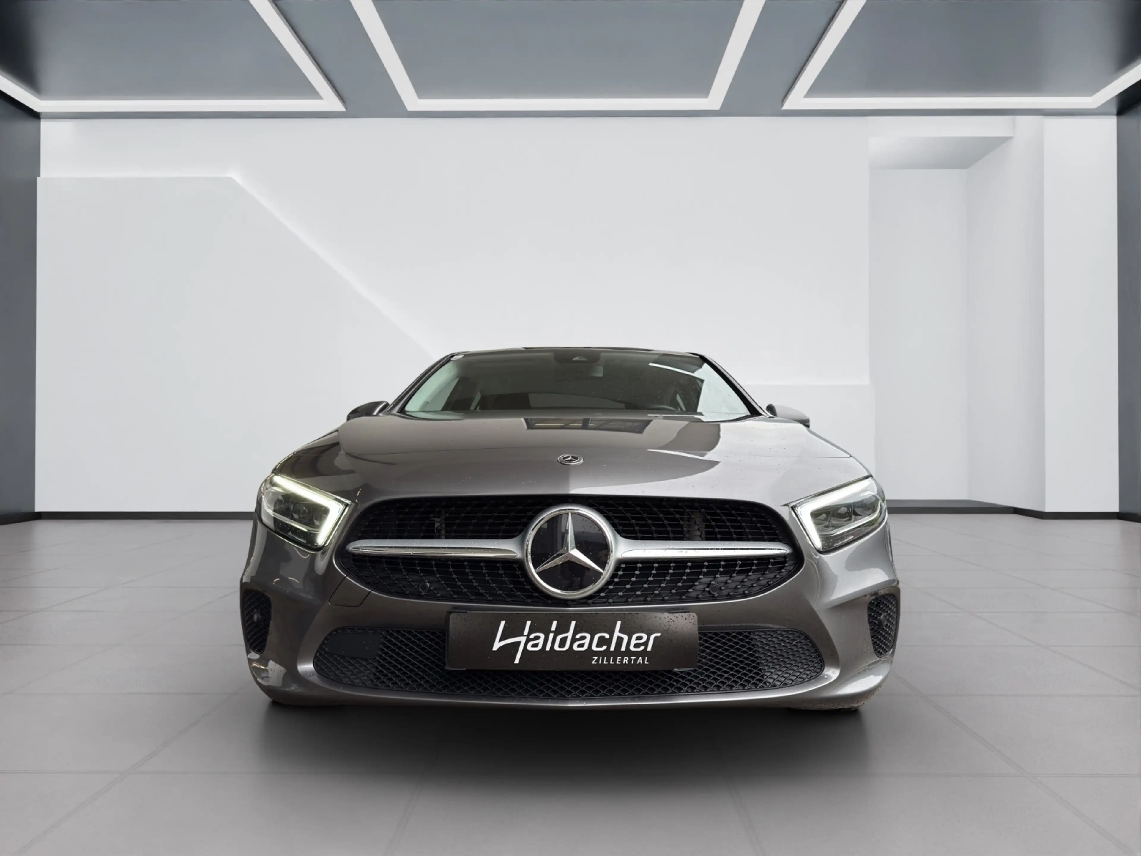 Mercedes-Benz A 200 Progressive PTS Shz Ambi Mbeam MBUX AUT — photo 3