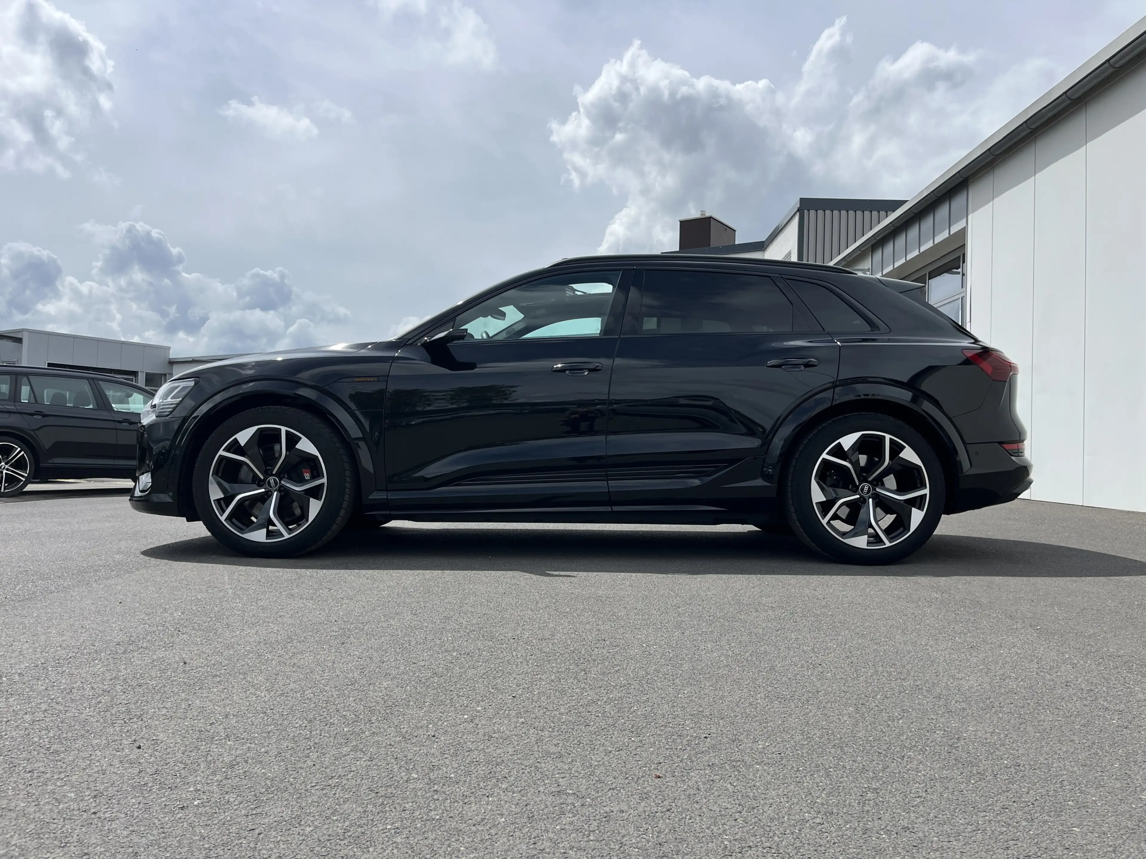 Audi e-tron S quattro 237€ m.20% Anz. LEDER PANO HeadUp Navi — photo 2