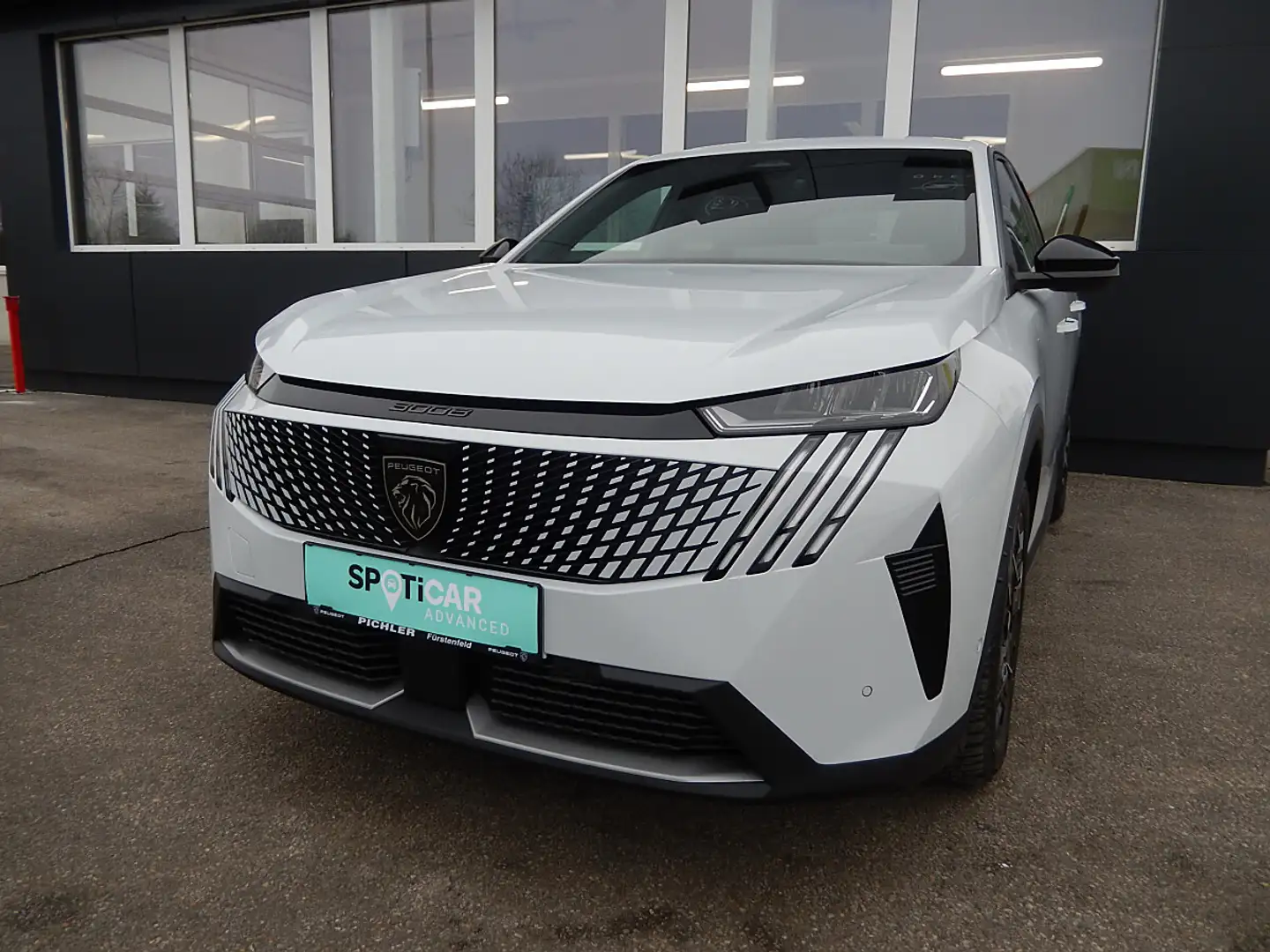 Peugeot 3008 Hybrid 136 E-DCS6 Allure Aut. Weiß - 1