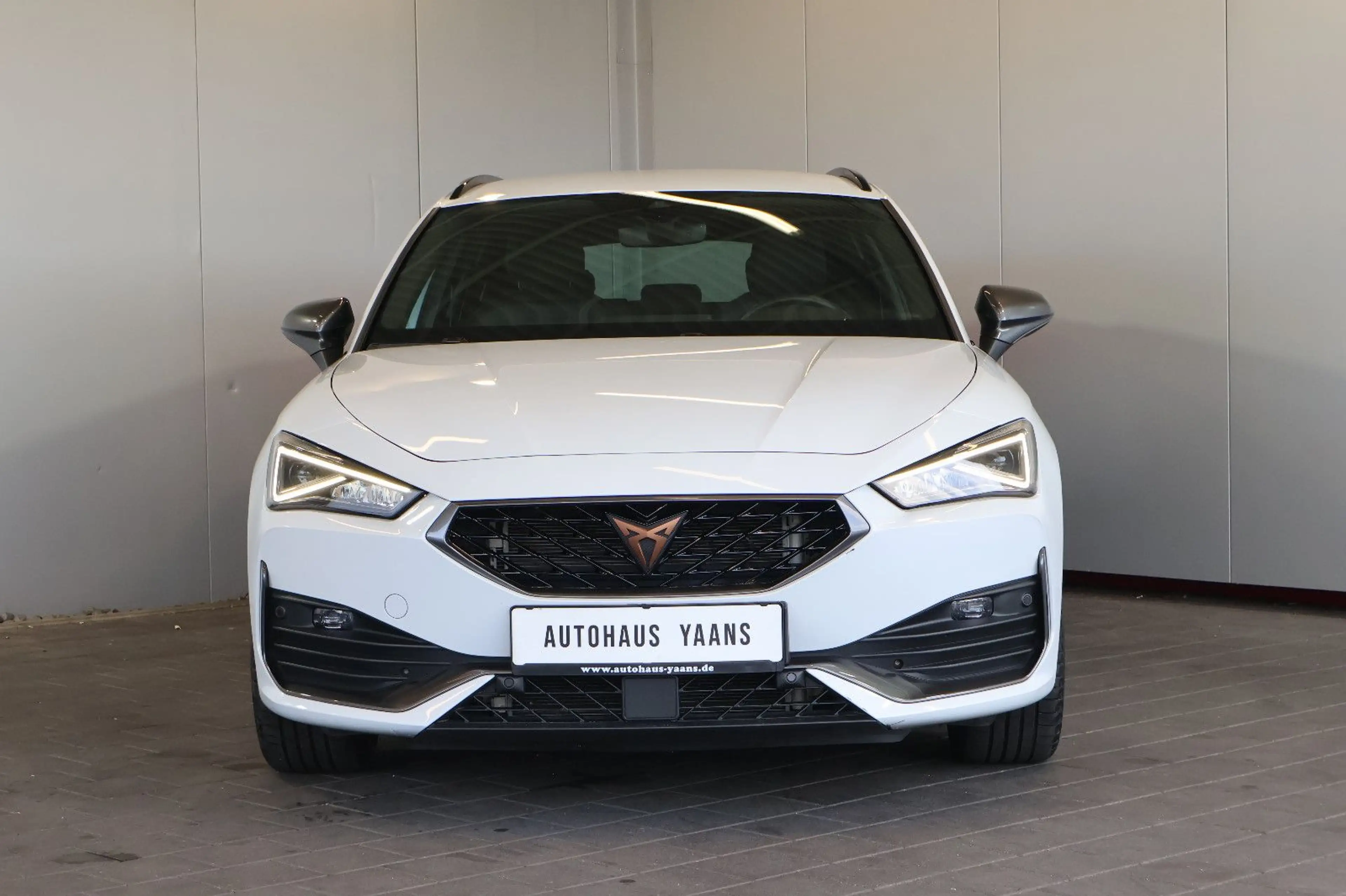 CUPRA Leon ST 1.5 eTSI AID+ACC+KAM+LED+KEY+CARPLAY+18" — photo 2