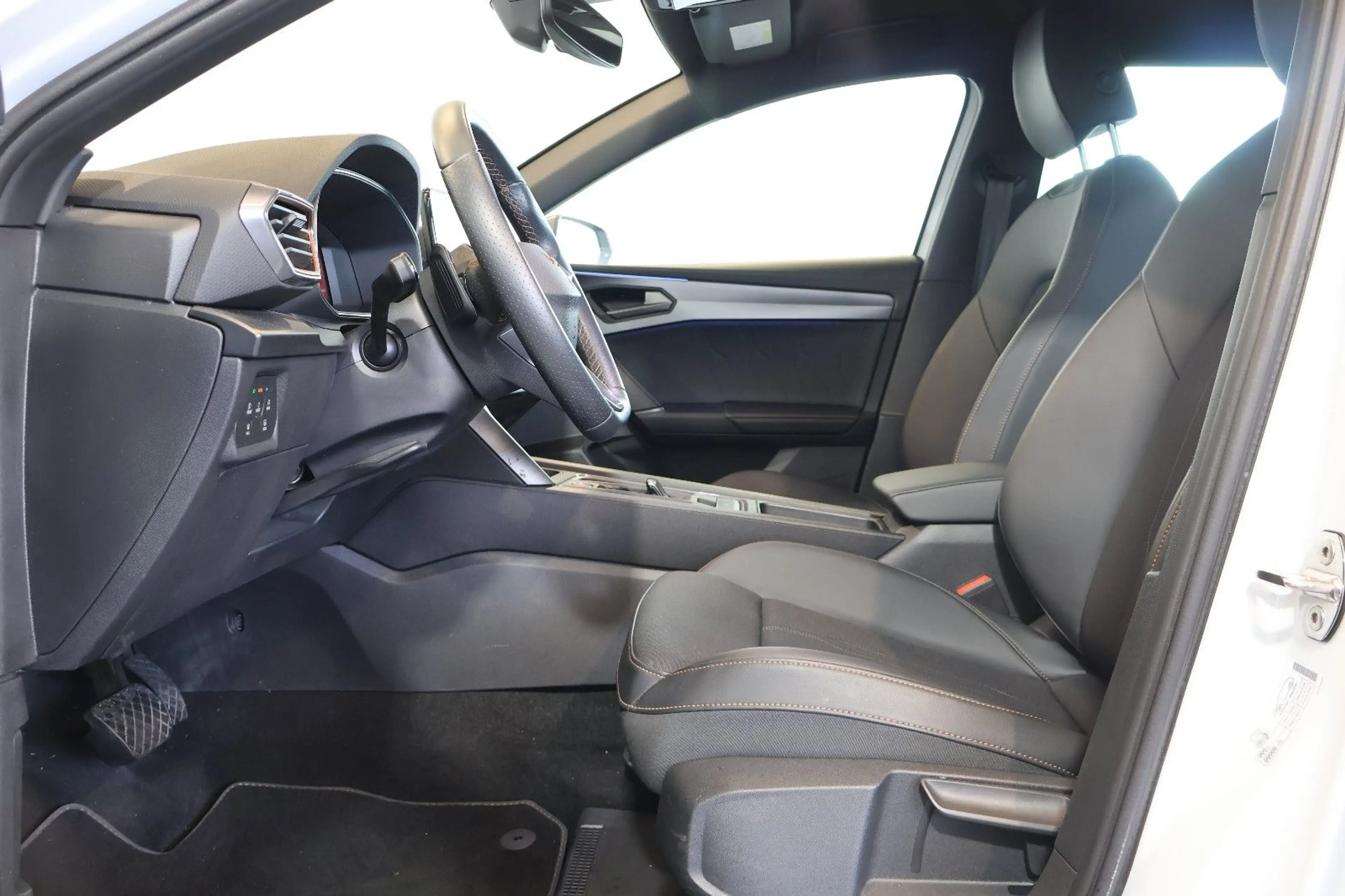 CUPRA Leon ST 1.5 eTSI AID+ACC+KAM+LED+KEY+CARPLAY+18" — photo 12