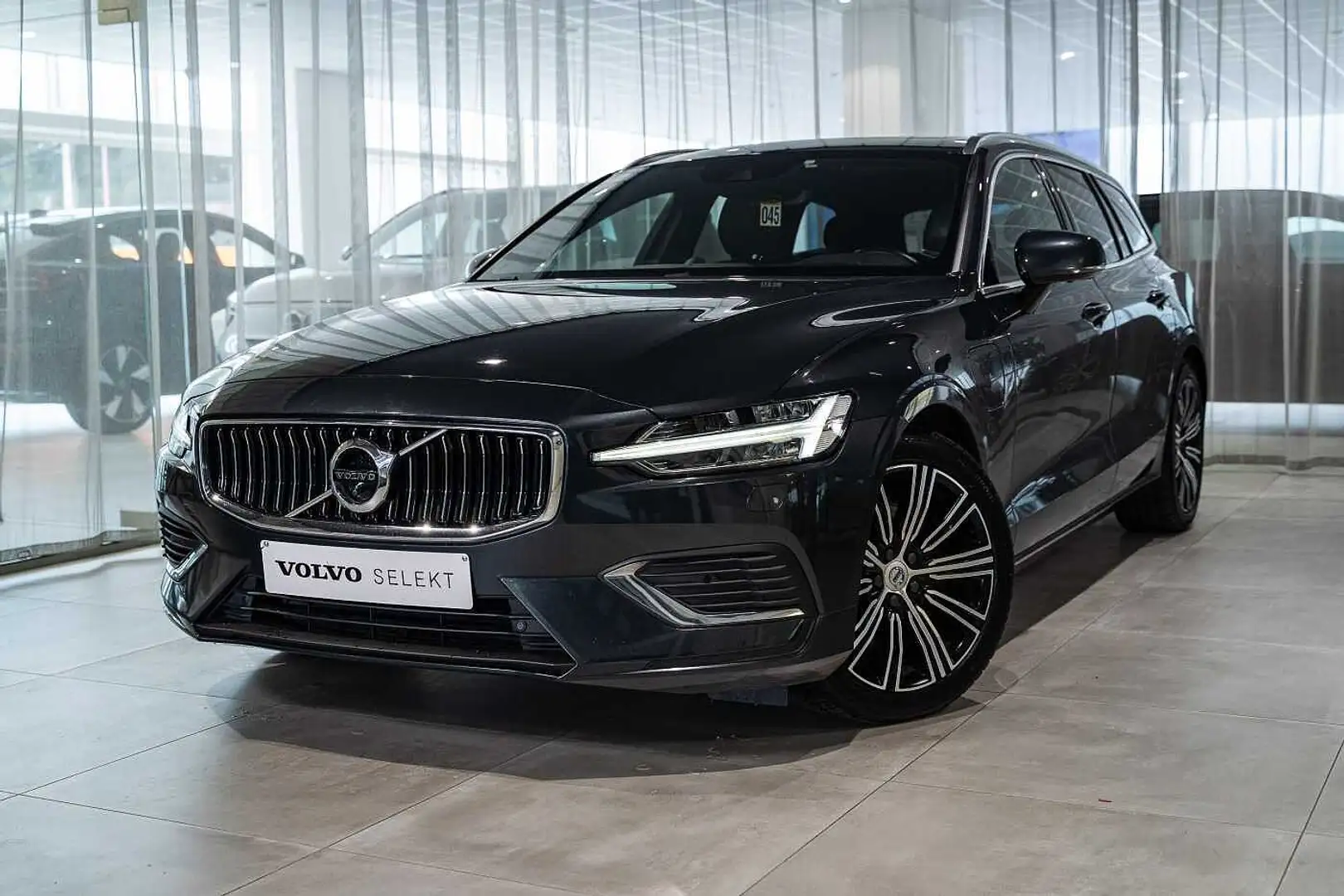 Volvo V60 Inscription T8 PHEV Gris - 1