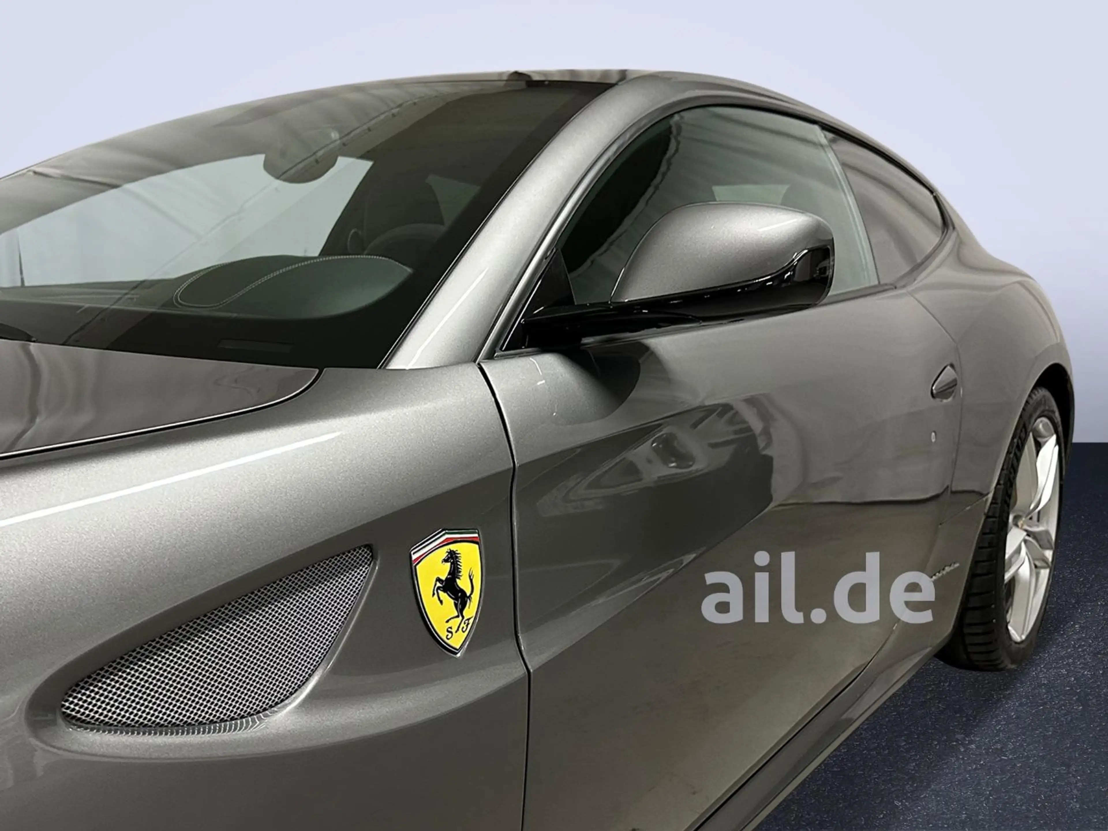 Ferrari FF V12 Lift 360 Kamera CarPlay — photo 8