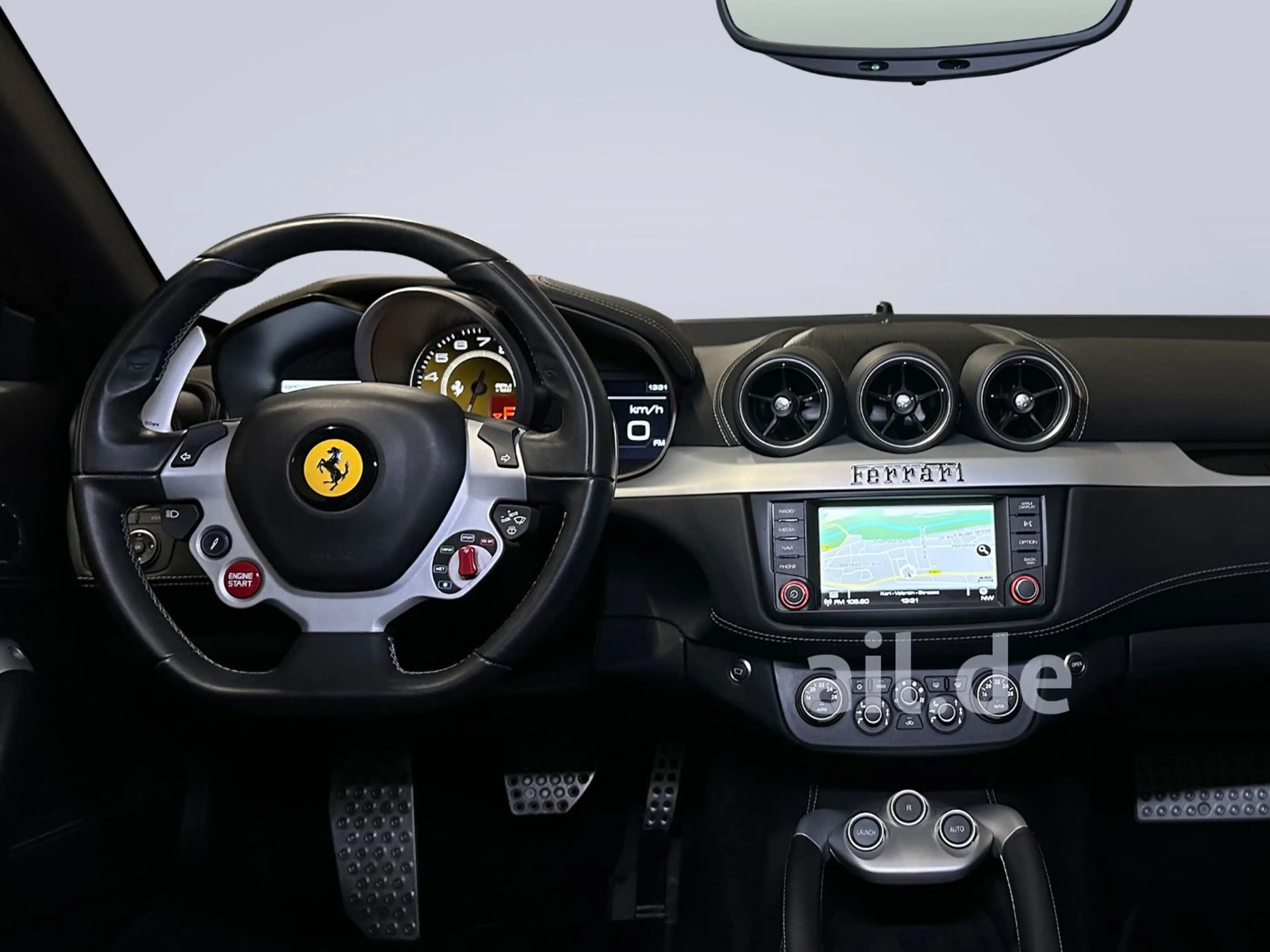 Ferrari FF V12 Lift 360 Kamera CarPlay — photo 11