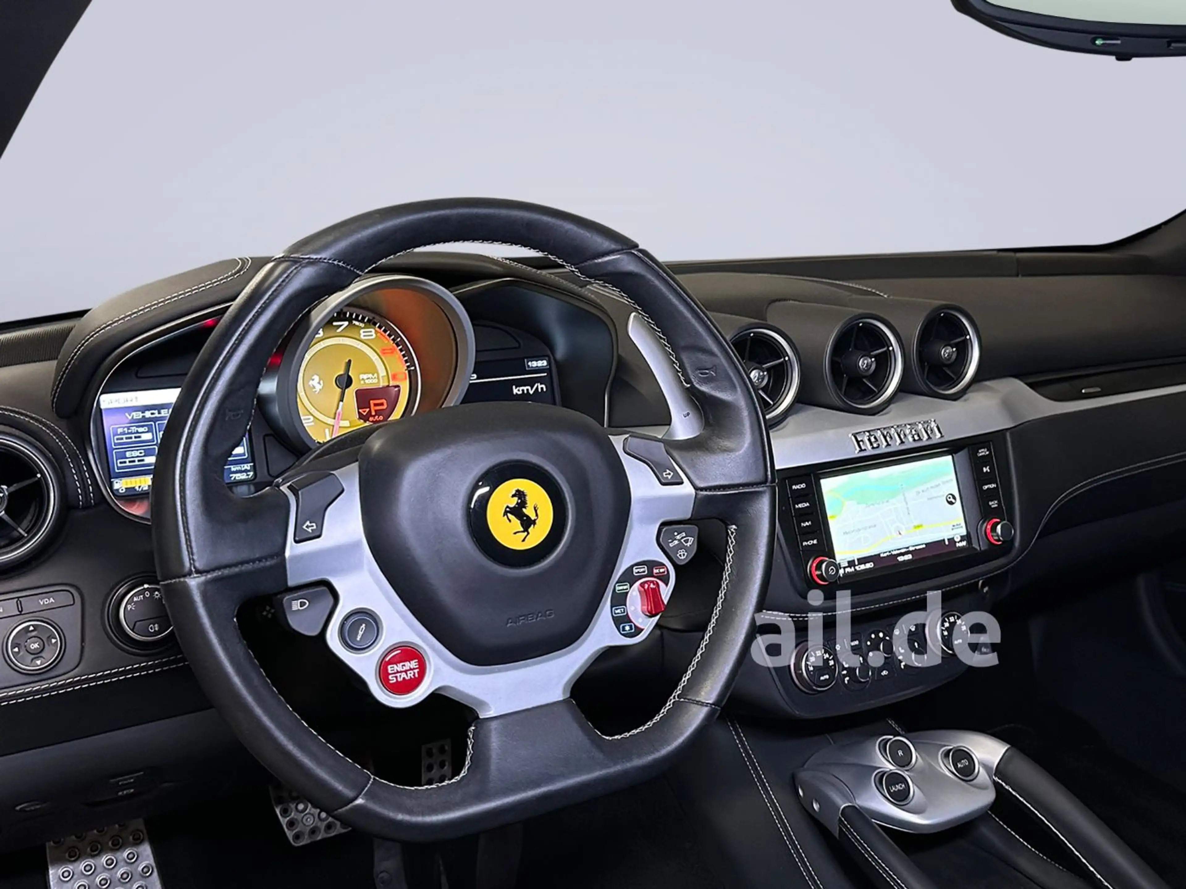 Ferrari FF V12 Lift 360 Kamera CarPlay — photo 2