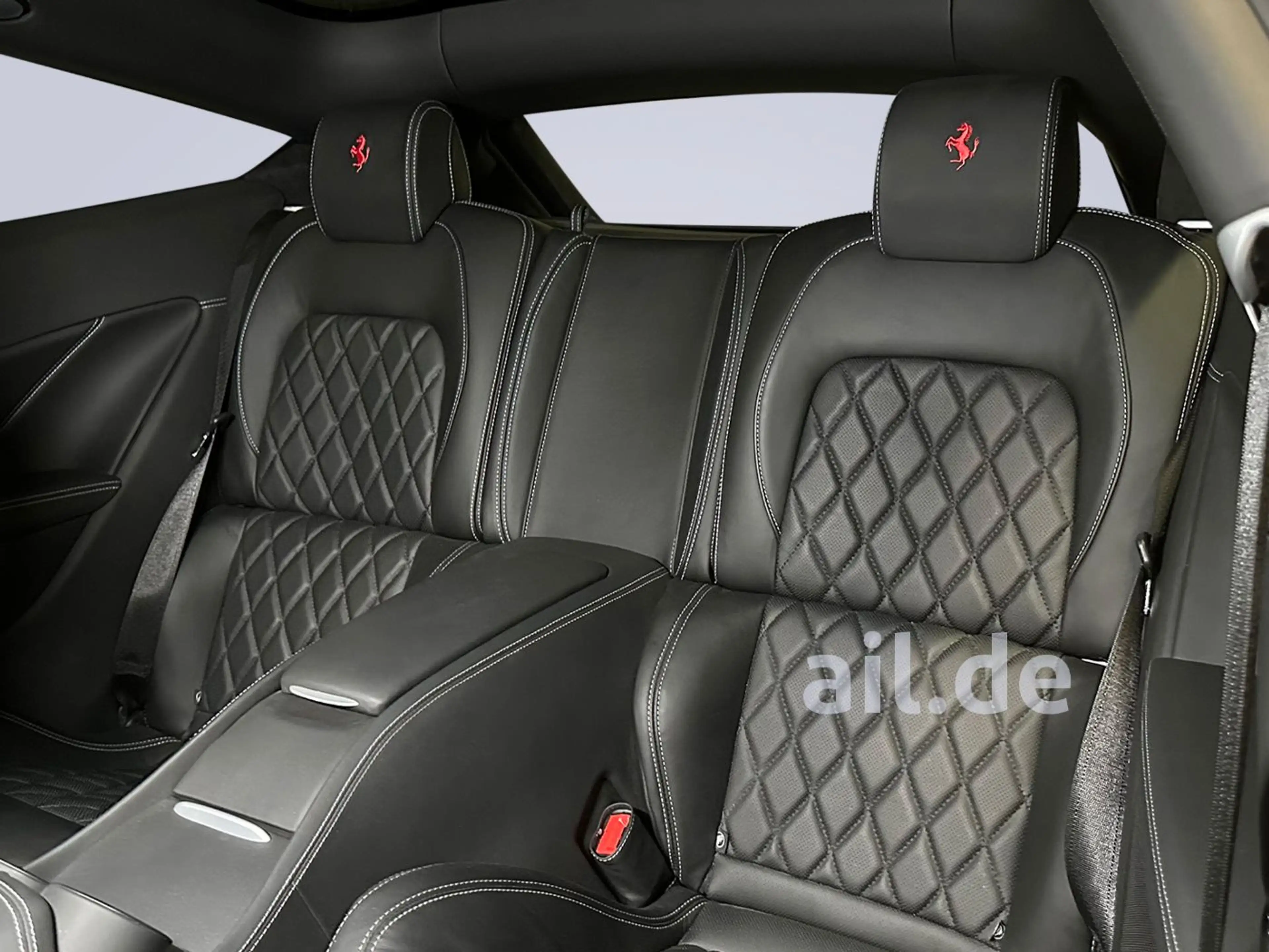 Ferrari FF V12 Lift 360 Kamera CarPlay — photo 13