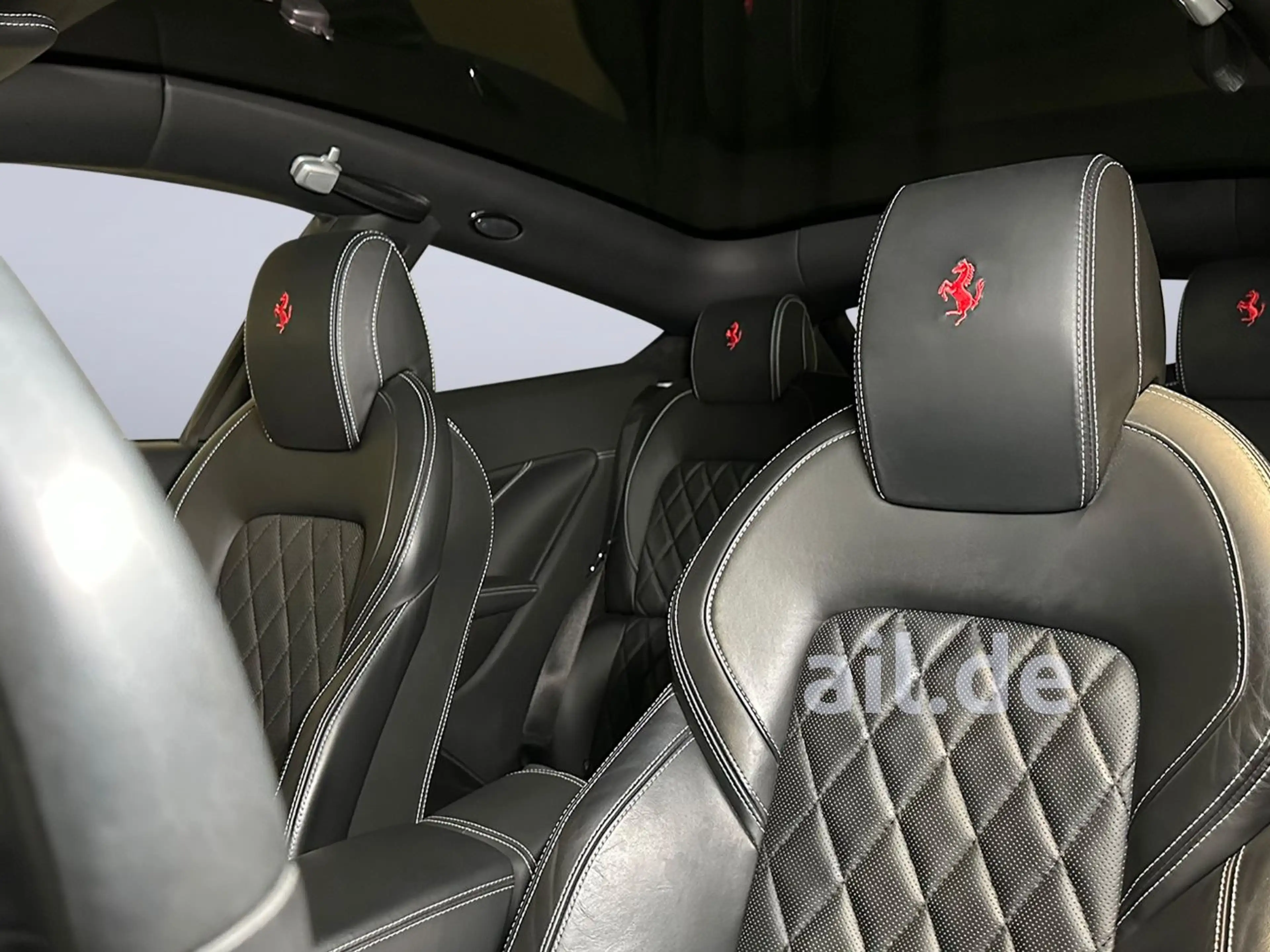 Ferrari FF V12 Lift 360 Kamera CarPlay — photo 10