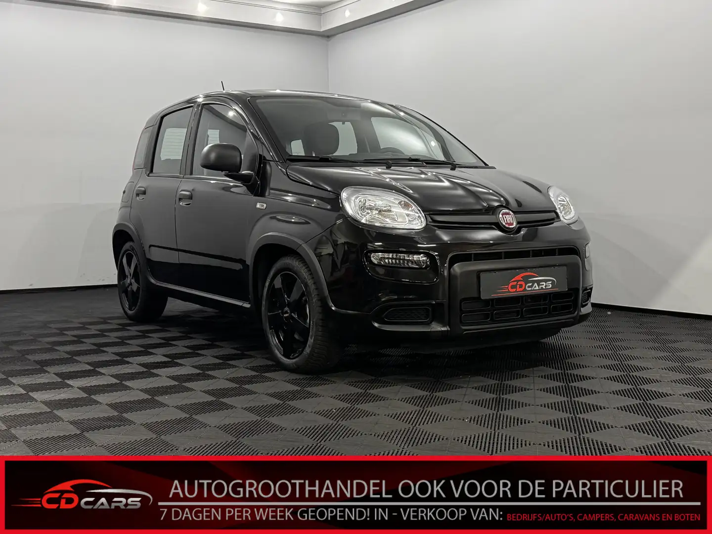 Fiat Panda Panda. City Cross 1.0 Hybrid Airco, Lichtmetalen v Zwart - 1