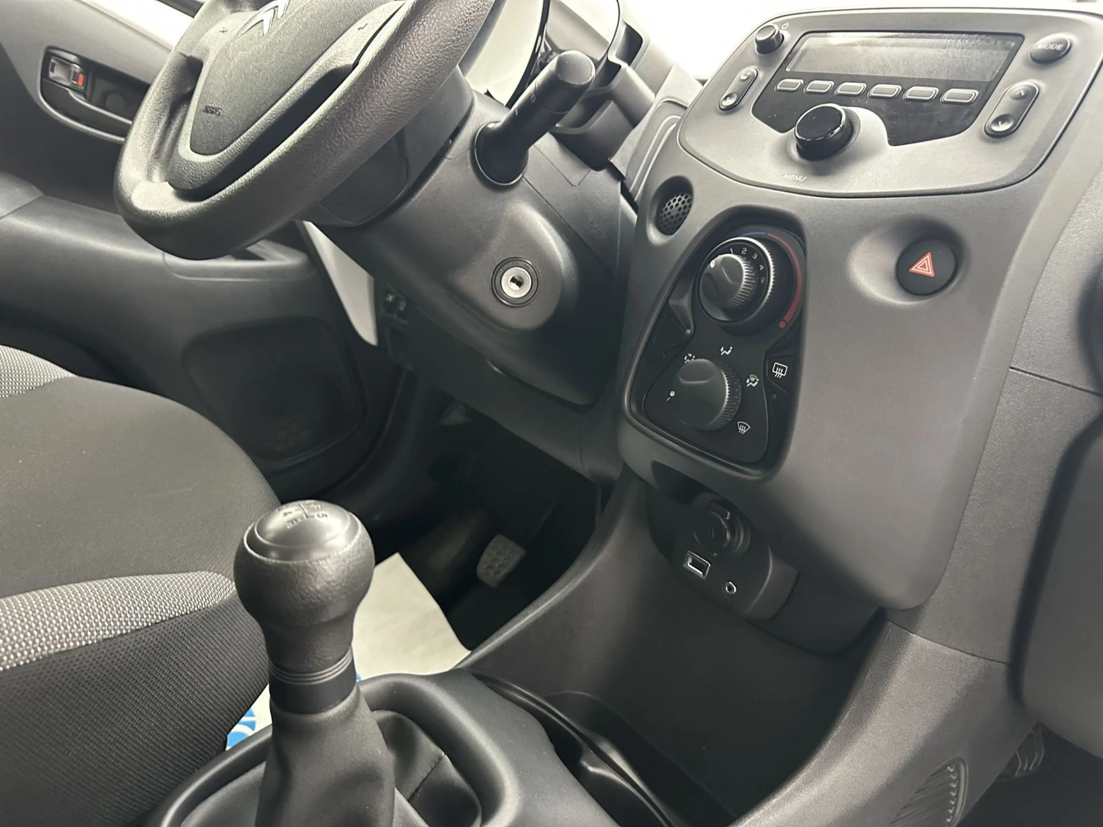 Citroen C1 Live "1 HAND-BLUET-4SEASON-WENIG KM" — photo 10