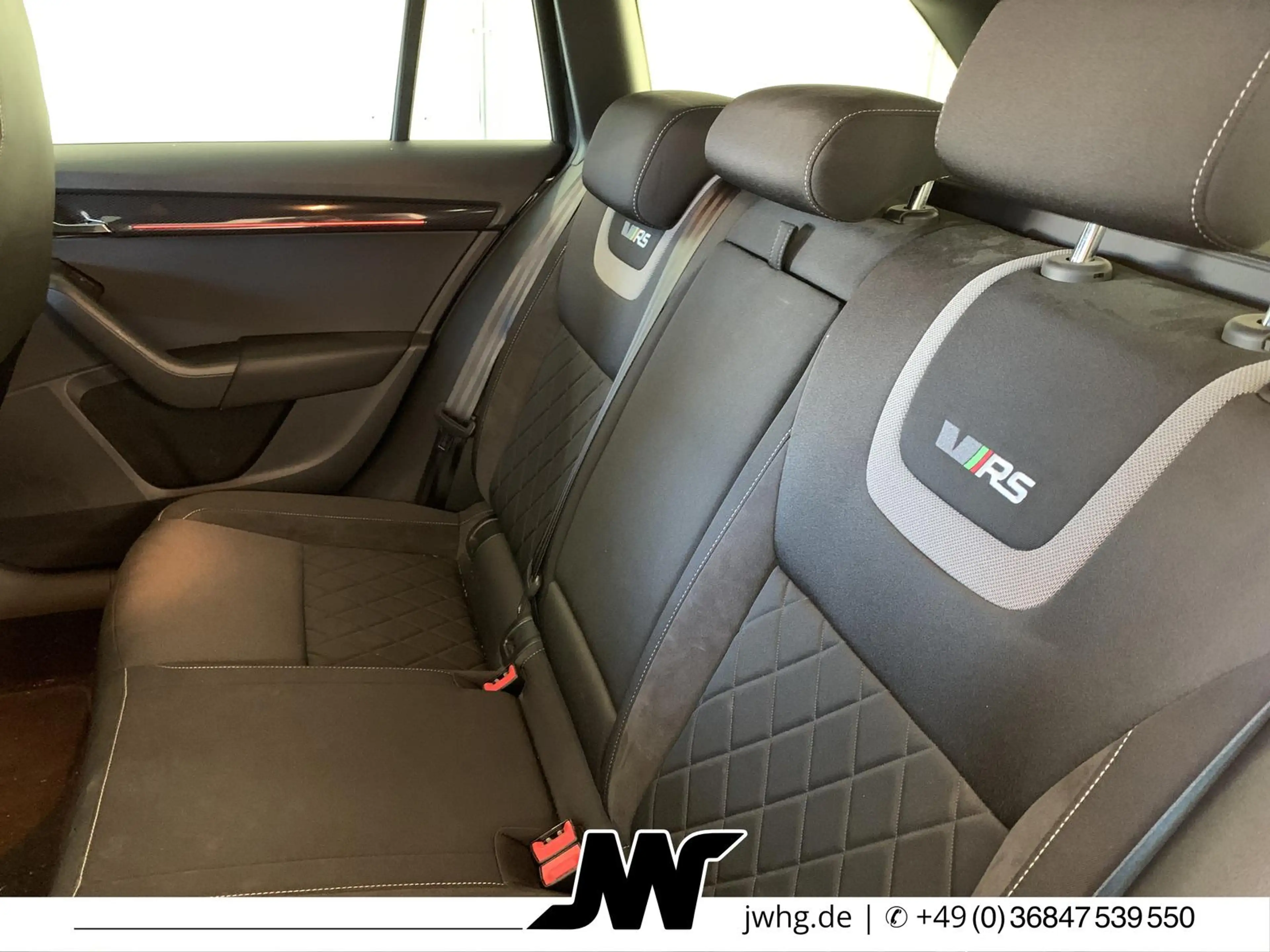 Skoda Octavia RS BLACK/LED/CARPLAY/NAVI/18Z/SPORTSITZE — photo 8