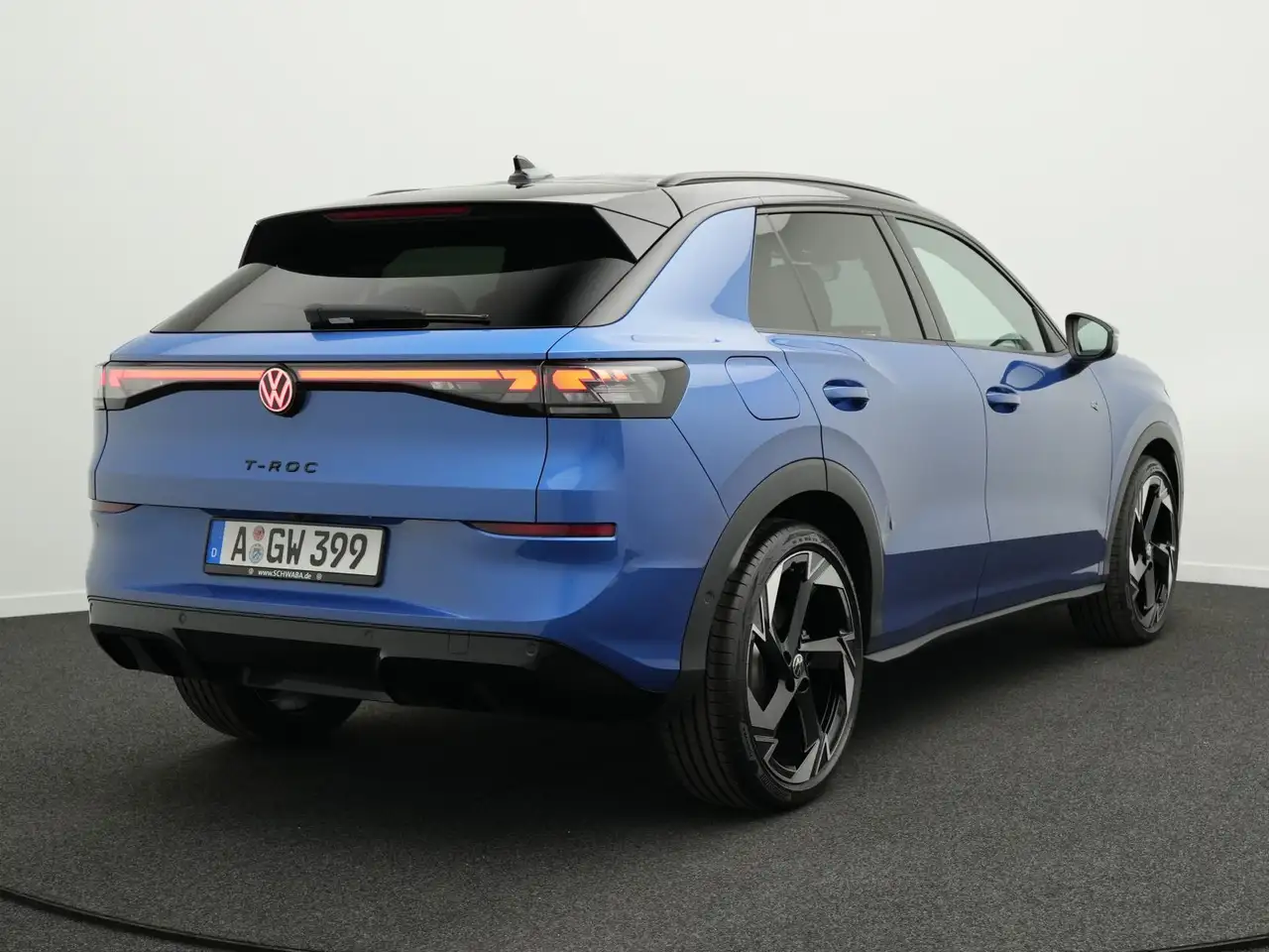 Volkswagen T-Roc R-Line 1.5 eTSI DSG *Black Style*IQ.LIGHT* 3