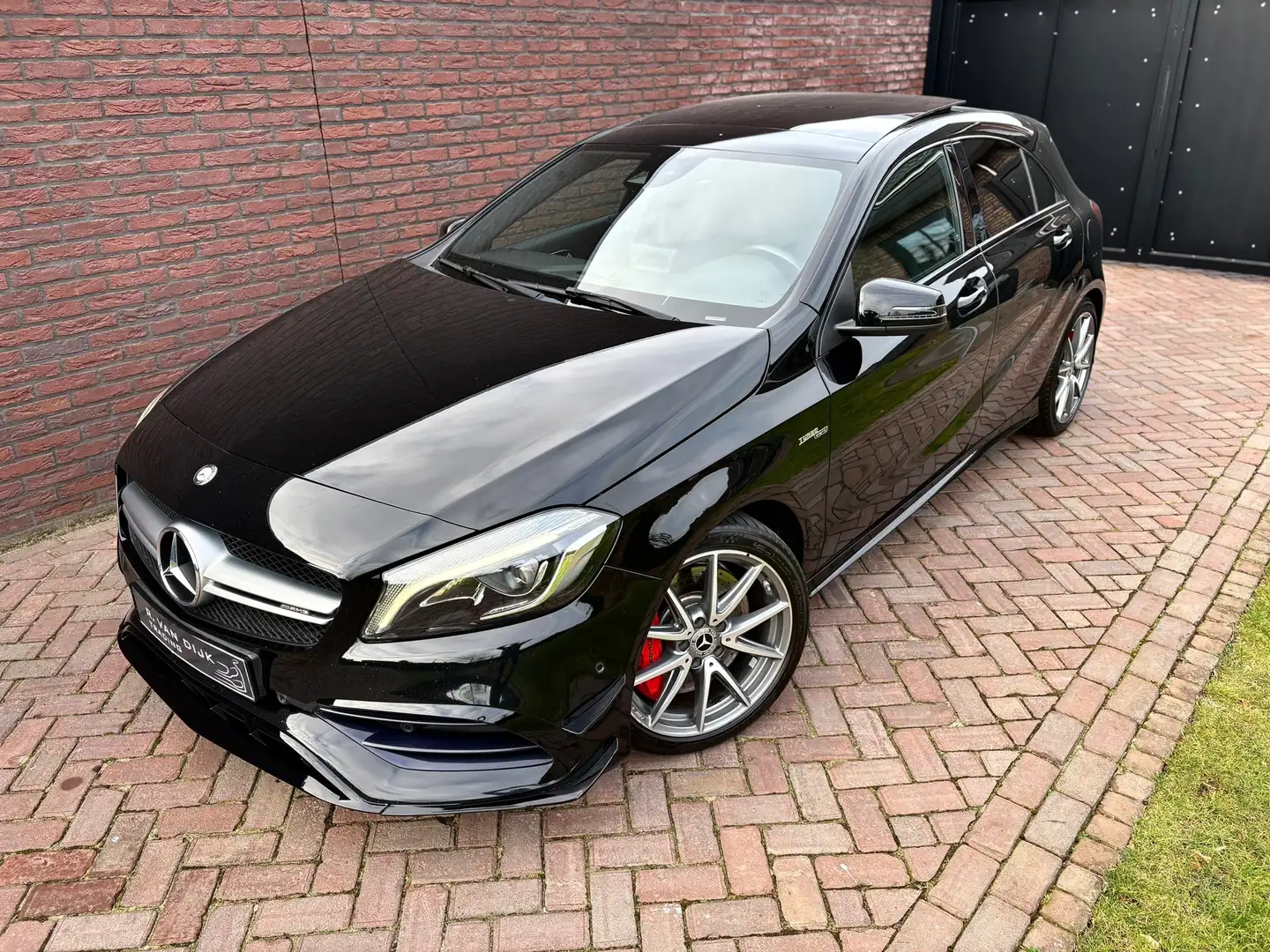 Mercedes-Benz A 45 AMG A45 4MATIC Pano Navi LED Noir - 1