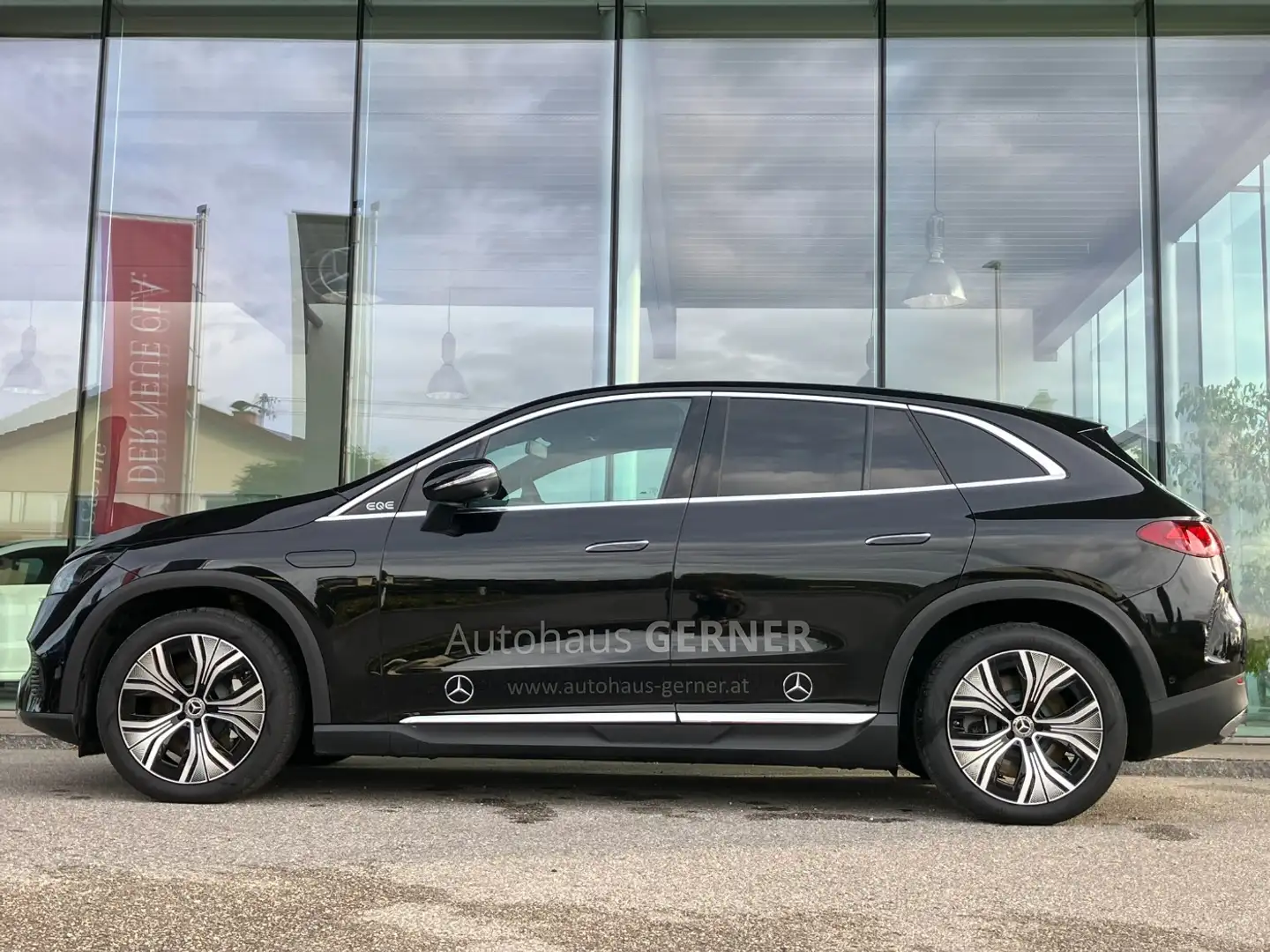 Mercedes-Benz EQE 350 4MATIC Fekete - 2