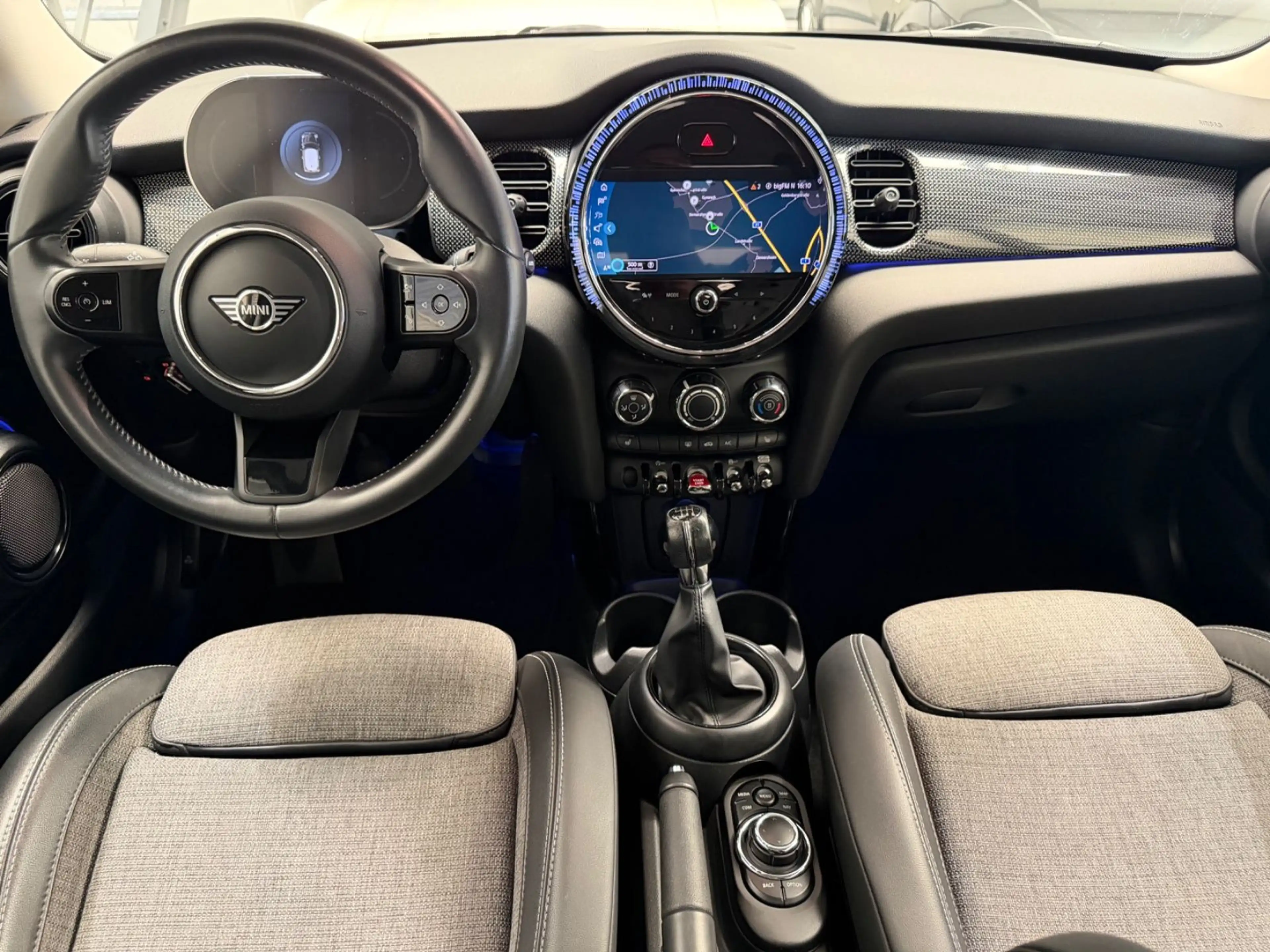 MINI One One Classic Trim/Navi/CarPlay/Cam/KeyLess — photo 14