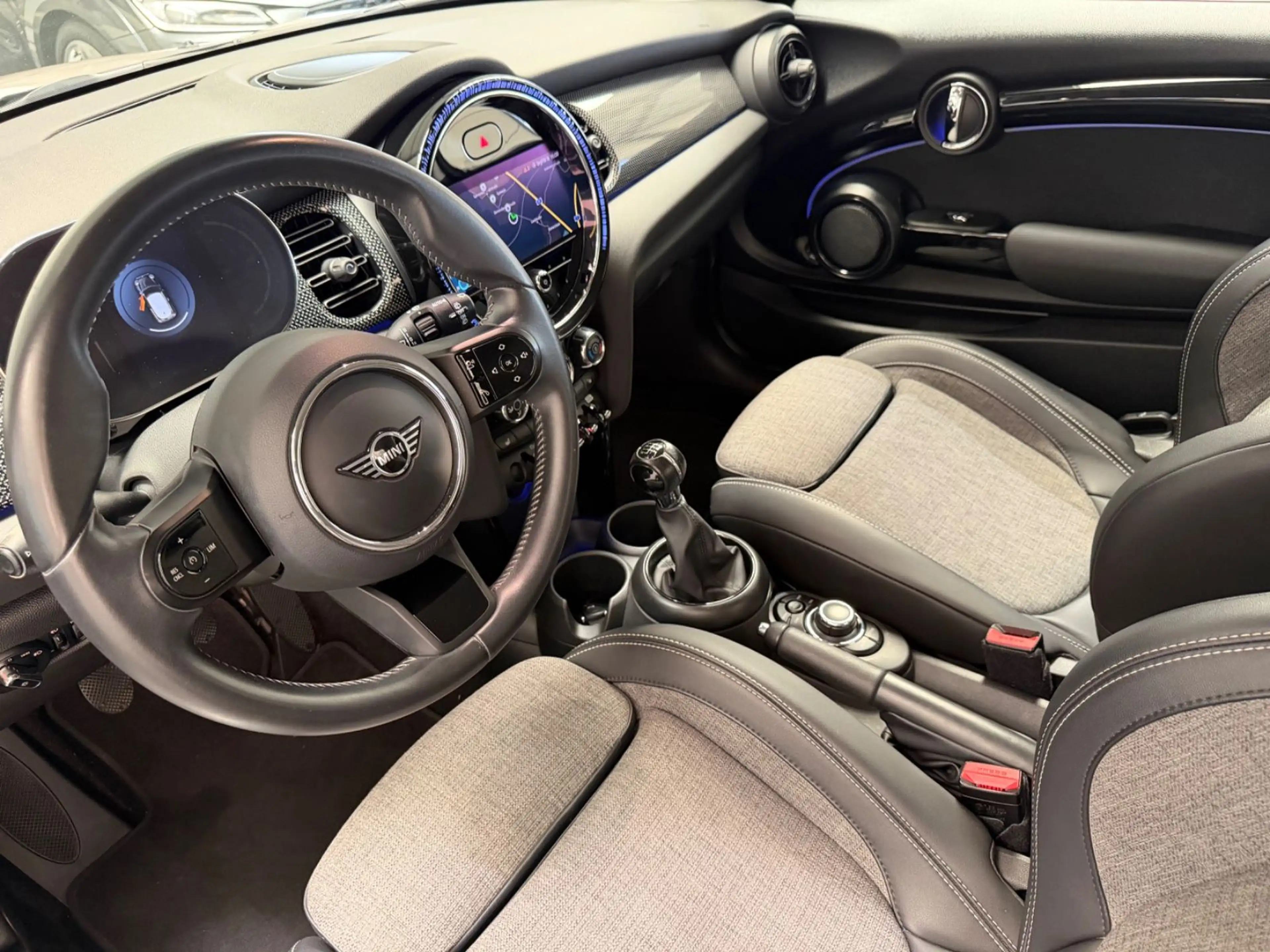 MINI One One Classic Trim/Navi/CarPlay/Cam/KeyLess — photo 12
