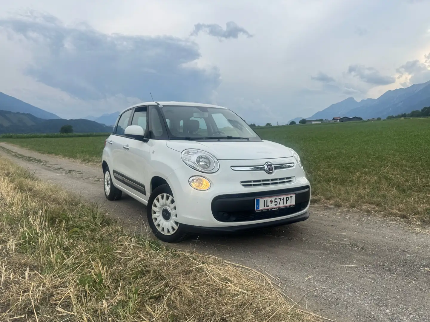 Fiat 500L 0,9 TwinAir Turbo 80 CNG Pop Star Weiß - 1