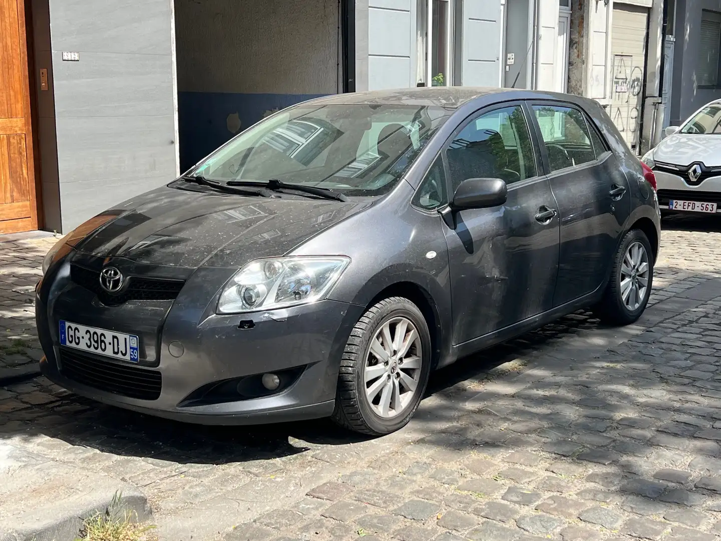 Toyota Auris 2.0 D-4D Linea Luna Gris - 2