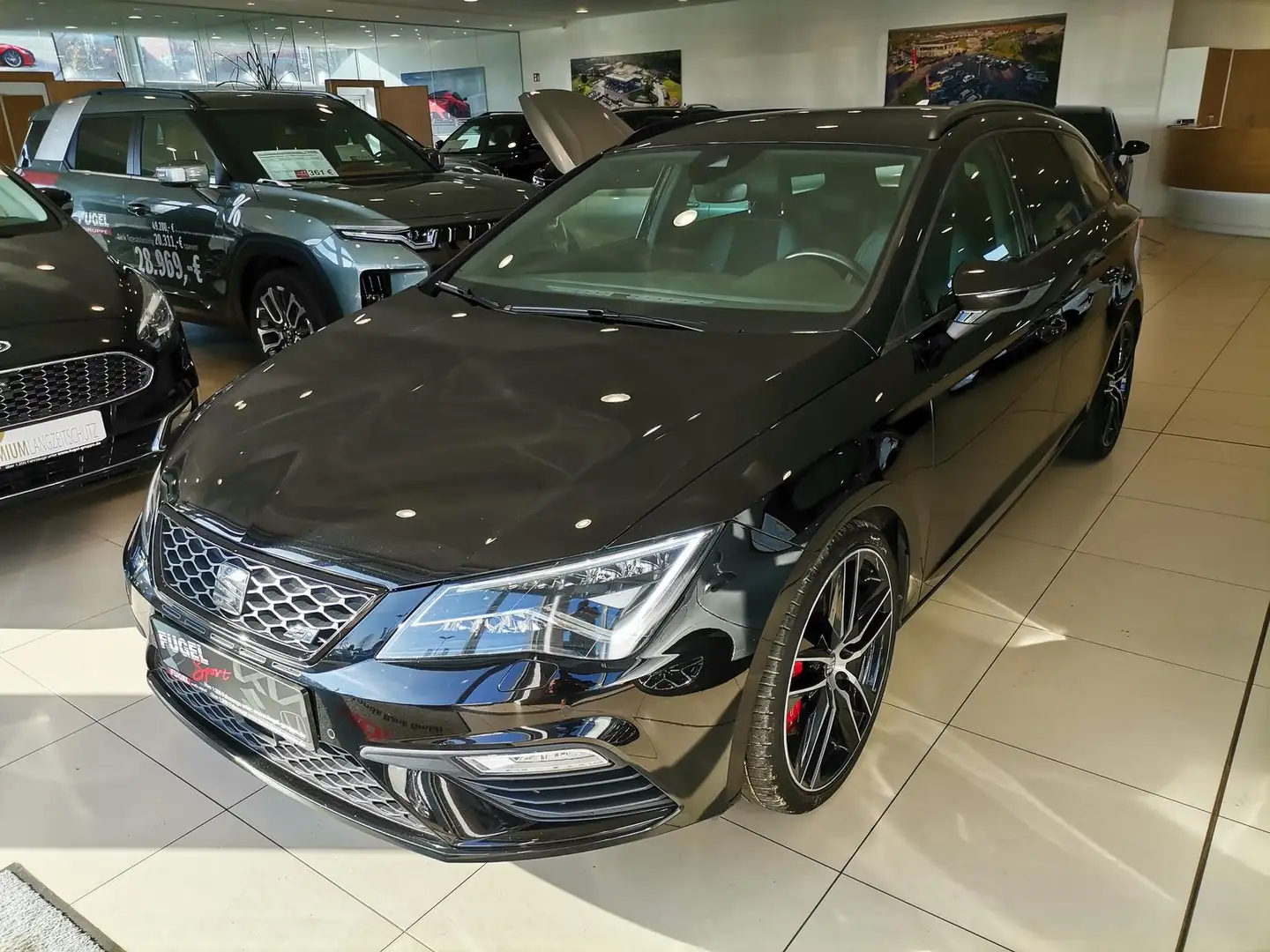 SEAT Leon ST 2.0 TSI Cupra 300 LED|Navi|RFK Schwarz - 2