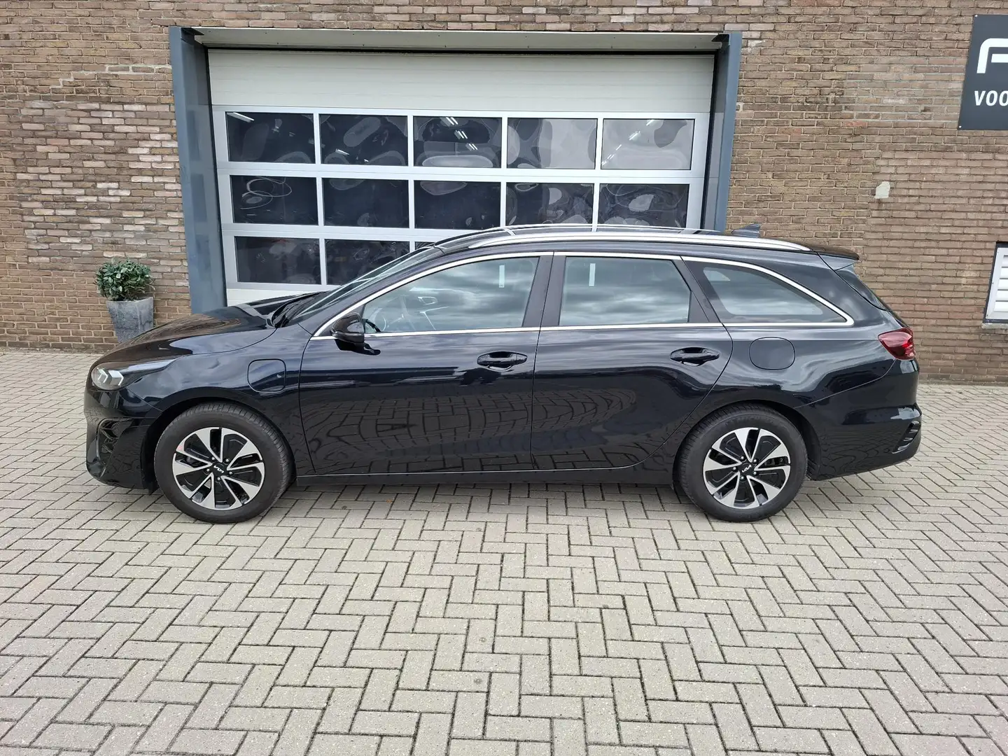 Kia Ceed SW / cee'd SW Sportswagon 1.6 GDI PHEV DynamicLine/Trekhaak/Nieu Zwart - 2