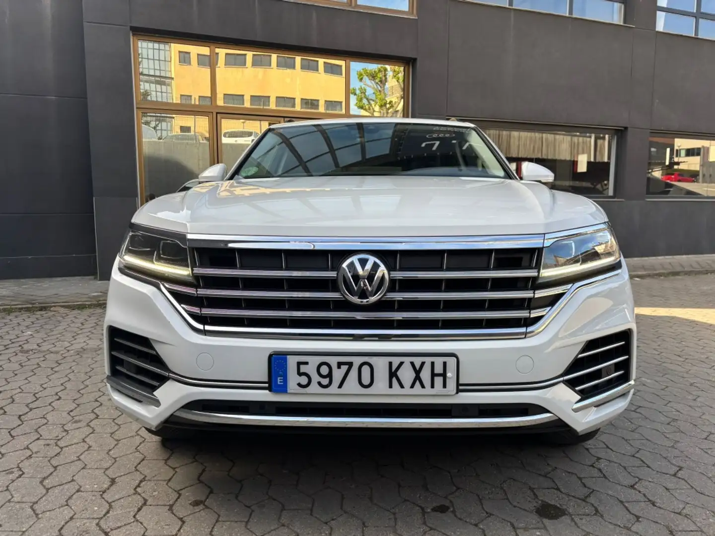 Volkswagen Touareg 3.0TDI V6 Premium Tiptronic Atmosphere 4M 170kW Blanco - 2