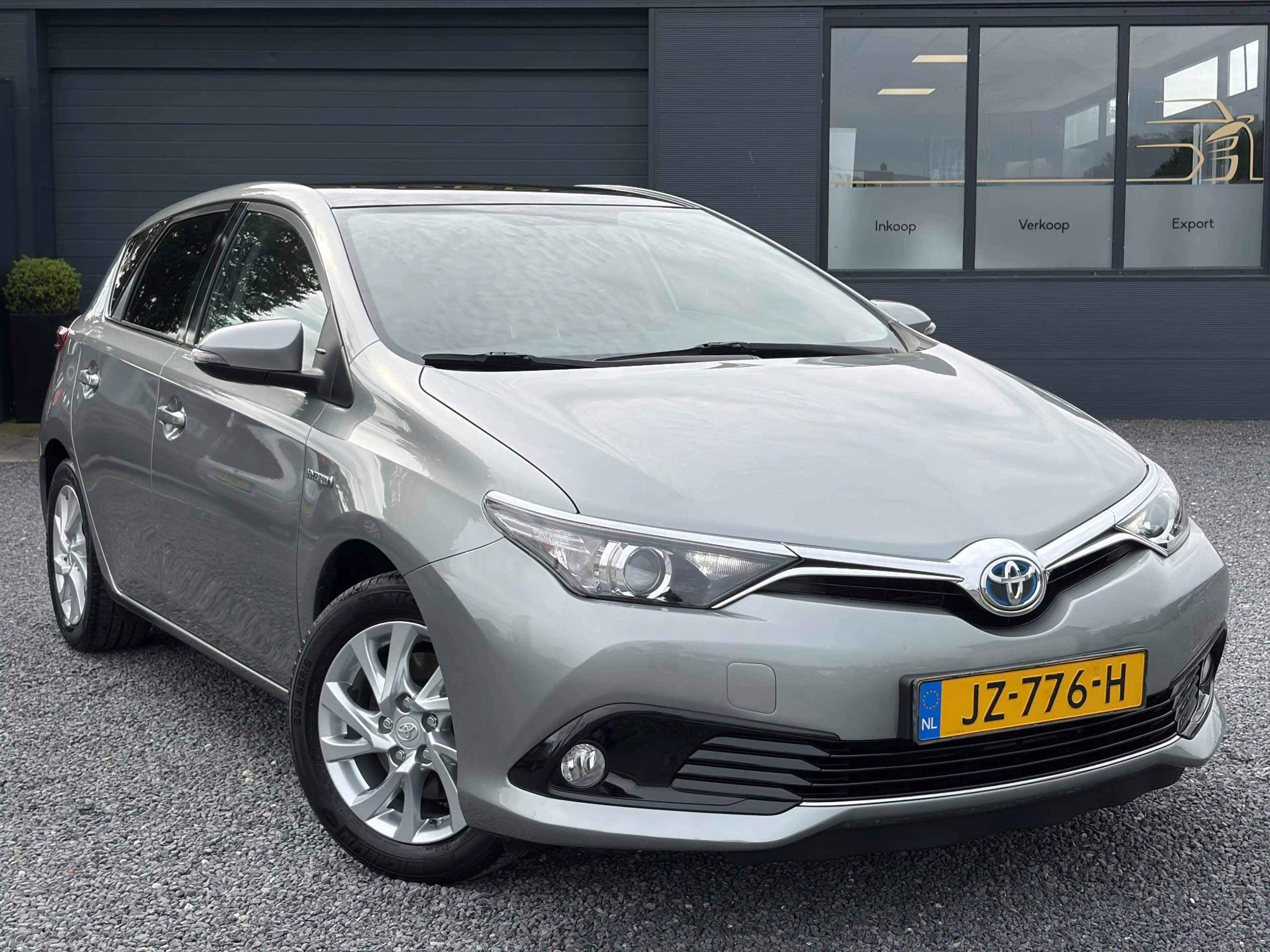 Toyota Auris 1.8 Hybrid Trend ✓Dealer Onderhouden✓2e Eigenaar✓P — photo 2