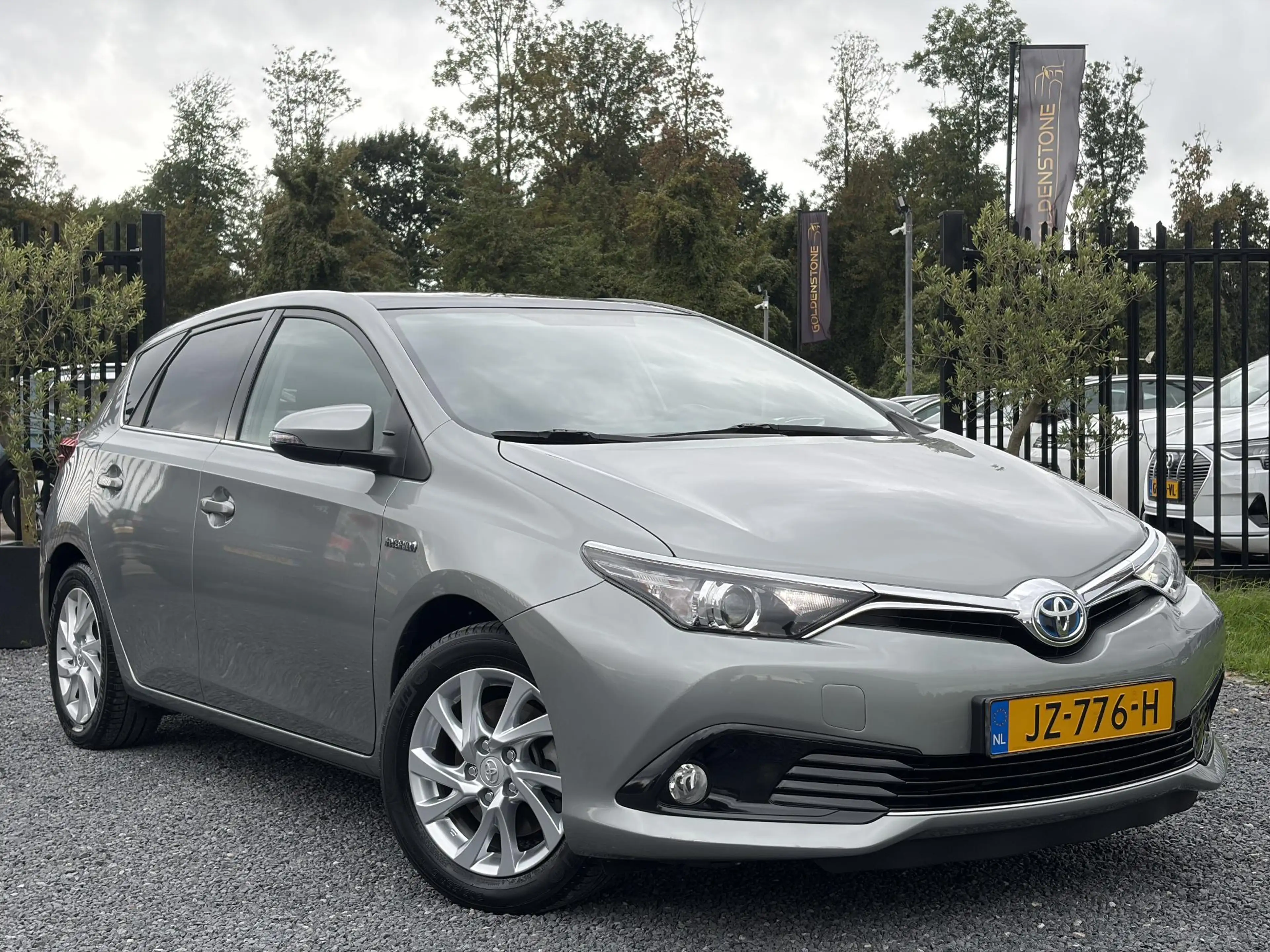 Toyota Auris 1.8 Hybrid Trend ✓Dealer Onderhouden✓2e Eigenaar✓P — photo 6