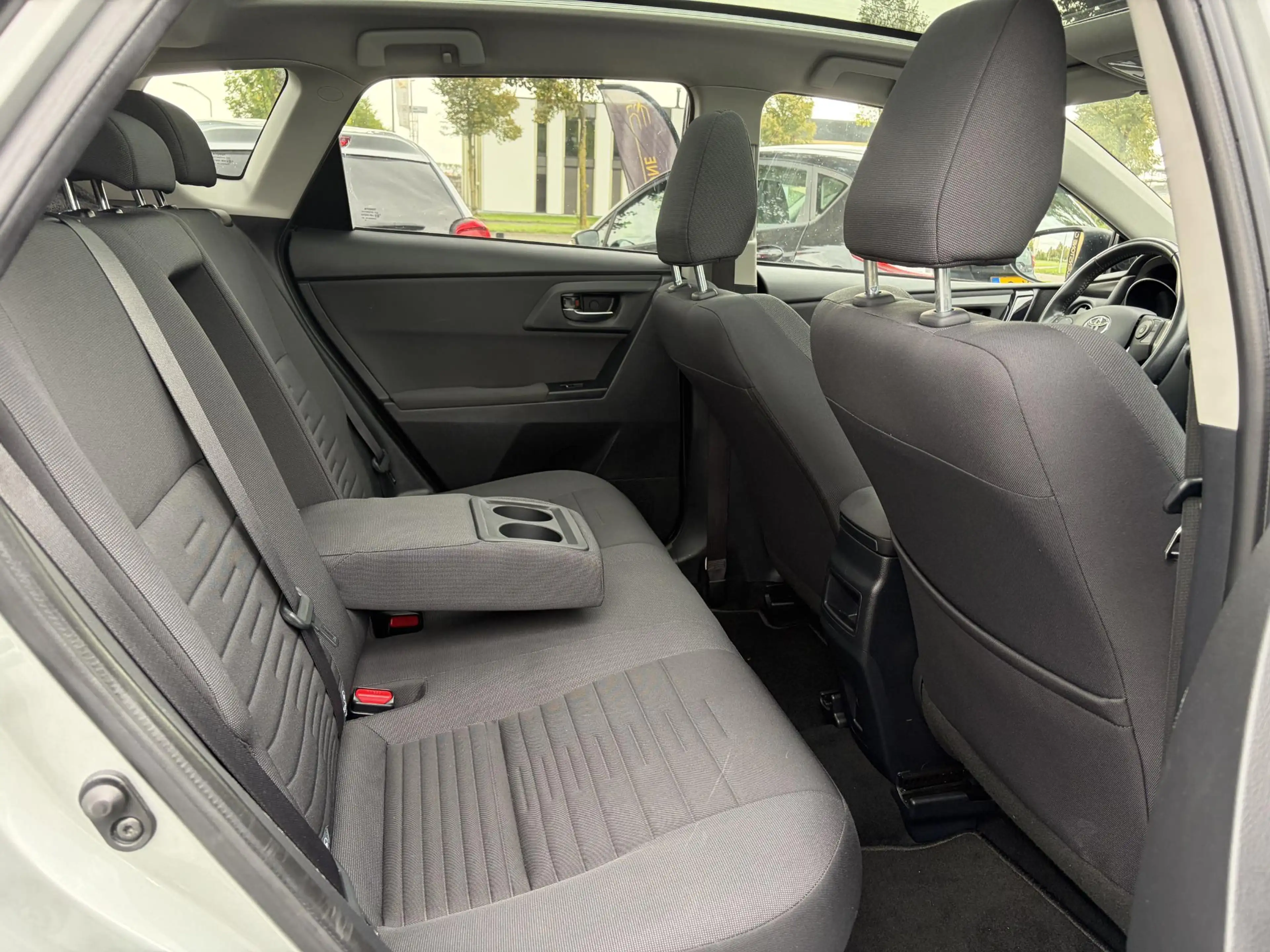 Toyota Auris 1.8 Hybrid Trend ✓Dealer Onderhouden✓2e Eigenaar✓P — photo 14