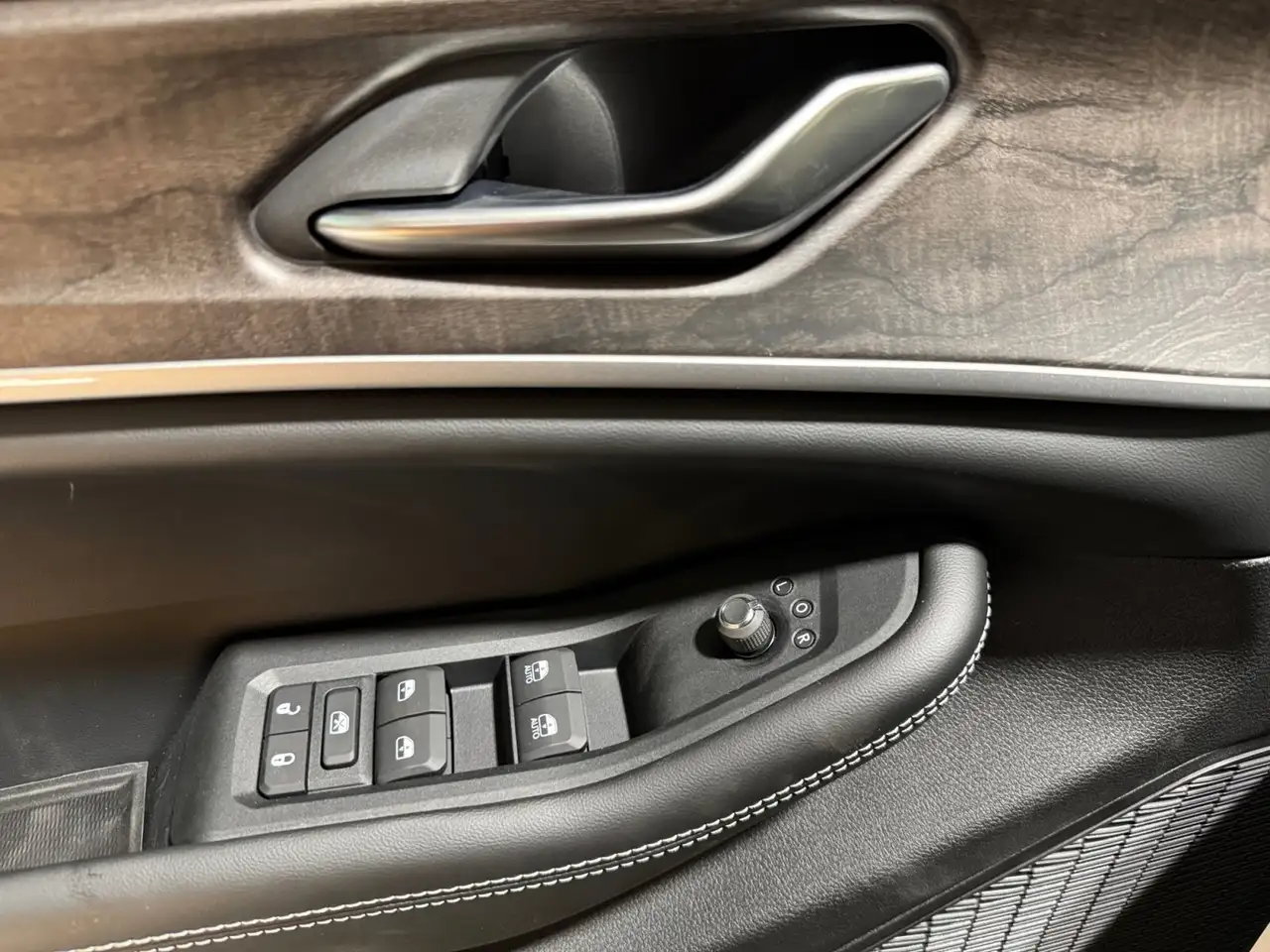Jeep Grand Cherokee 2026 — фото 11