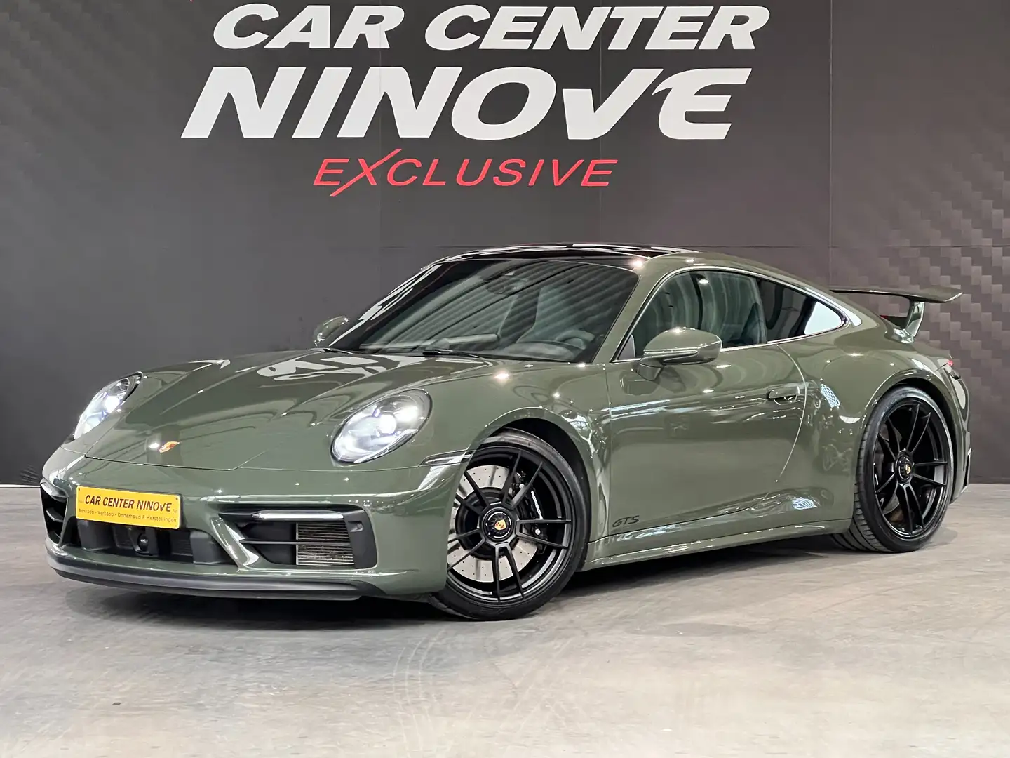 Porsche 992 911 Carrera 4 GTS PDK / Aerokit / Lift / PTS Color Vert - 1