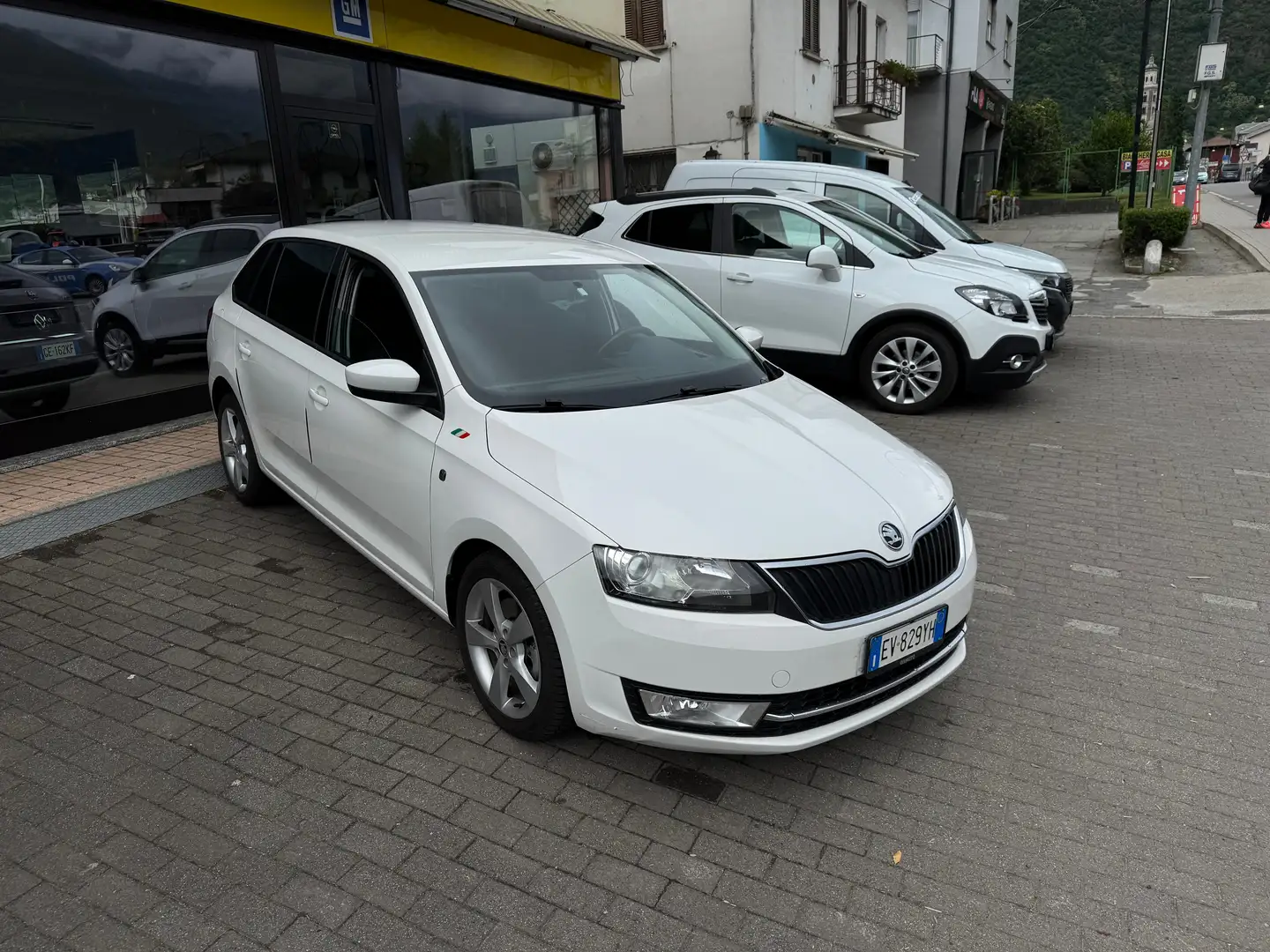 Skoda Rapid/Spaceback 1.6cc 105CV NEOPATENTATI Weiß - 2