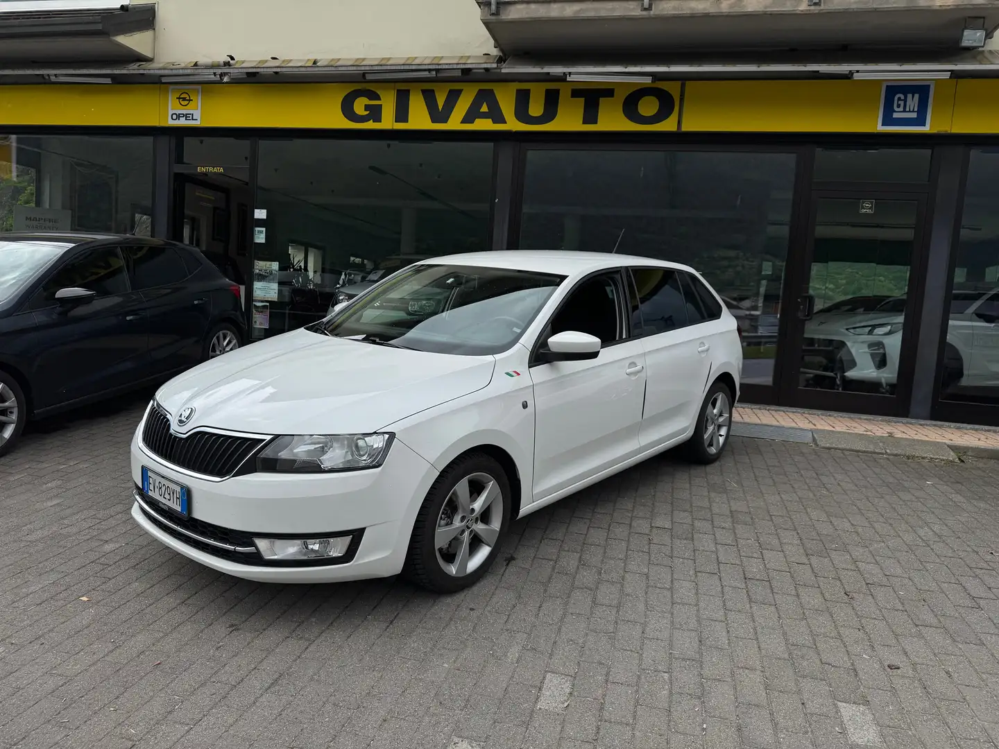 Skoda Rapid/Spaceback 1.6cc 105CV NEOPATENTATI Weiß - 1