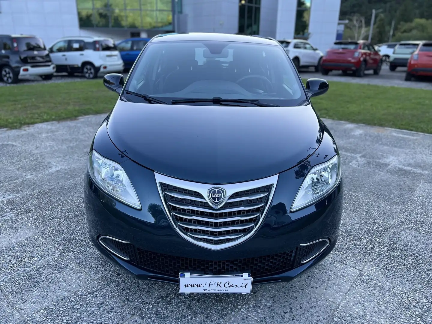 Lancia Ypsilon 1.2 69 CV 5 porte Gold Nero - 2