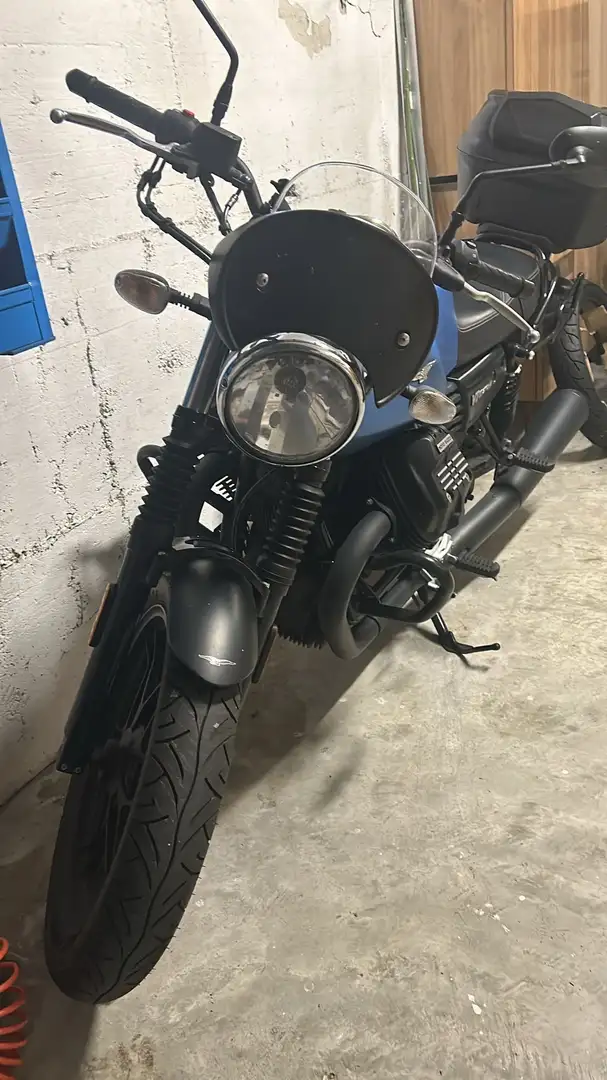 Moto Guzzi V 7 Stone III Modrá - 1