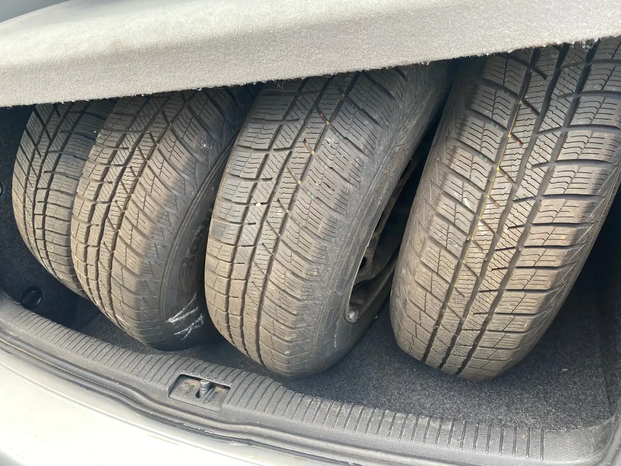 Volkswagen Golf 1.6 Automatik Edition, foto 8