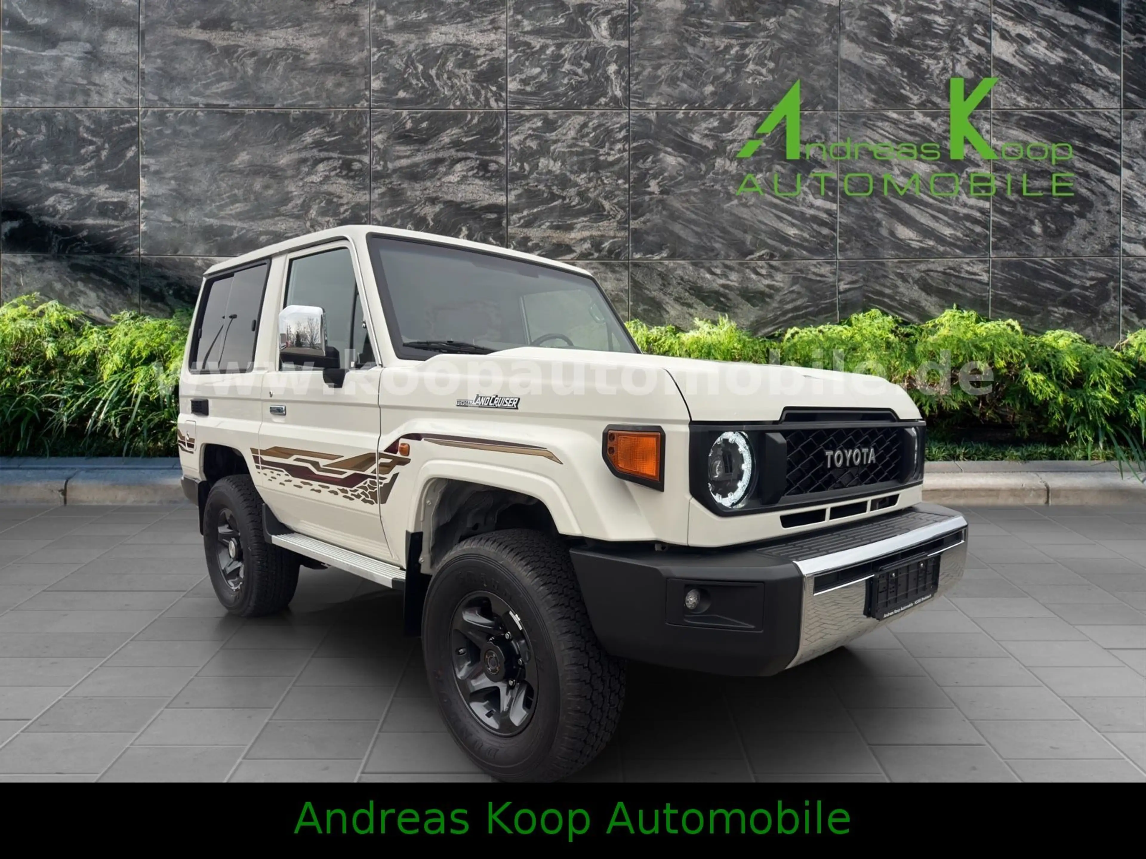 Toyota Land Cruiser GDJ 71 2,8-Diesel Aut. DLX SOFORT — photo 2