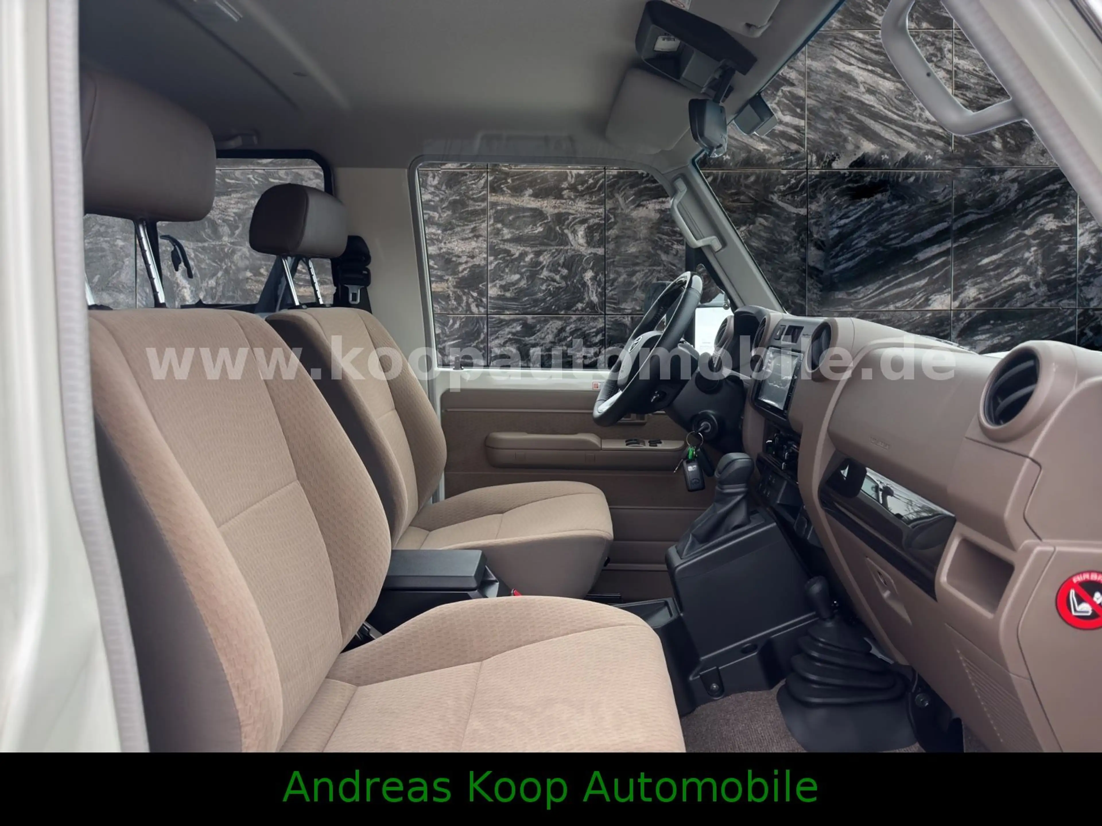 Toyota Land Cruiser GDJ 71 2,8-Diesel Aut. DLX SOFORT — photo 5