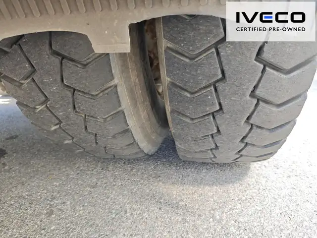 Iveco TRAKKER mit EFFER Kran 470/5S !!!Motor neu!!! Ansicht 17