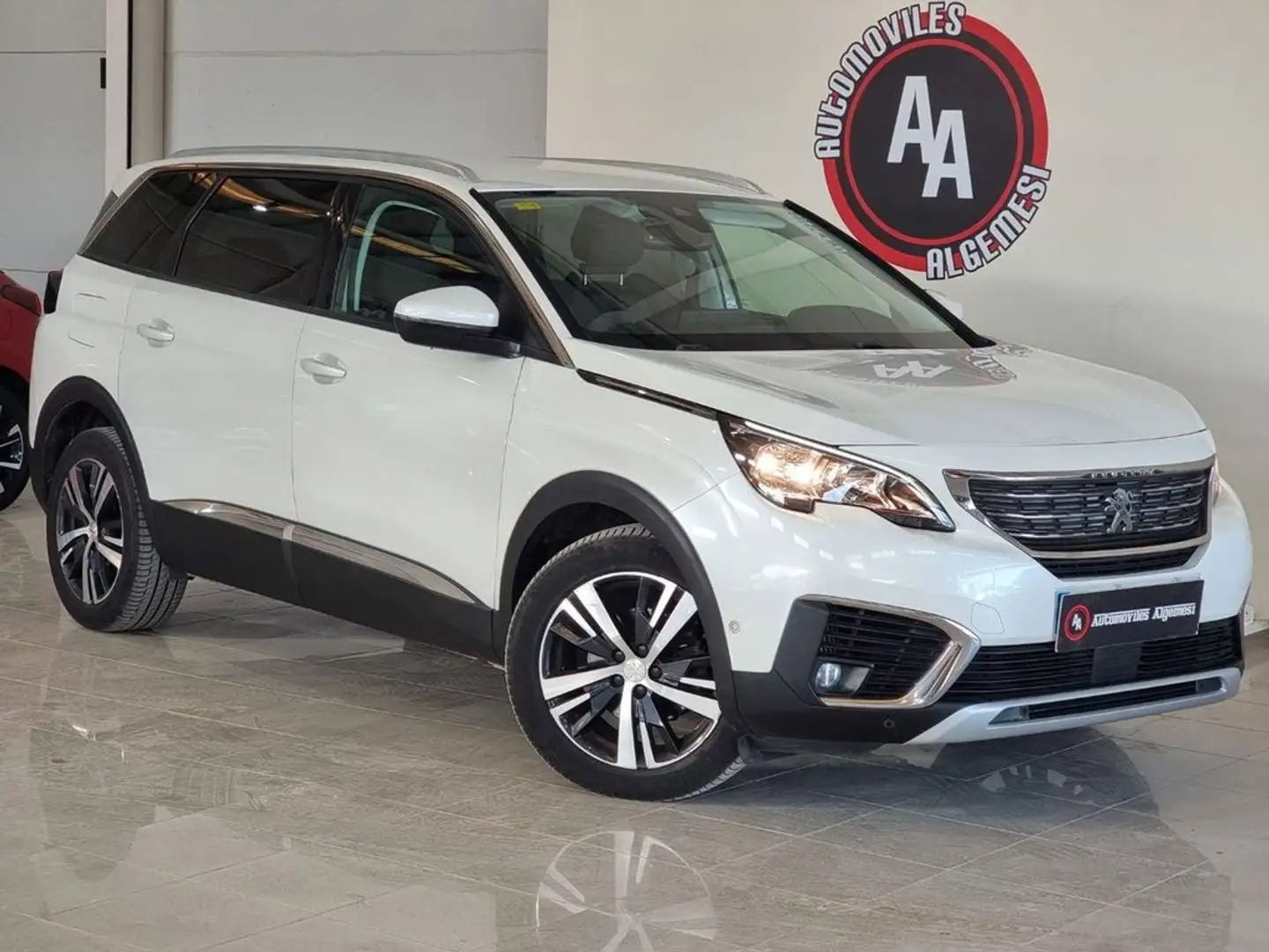 Peugeot 5008 Allure 1.2L PureTech 96kW 130CV SS Blanc - 1